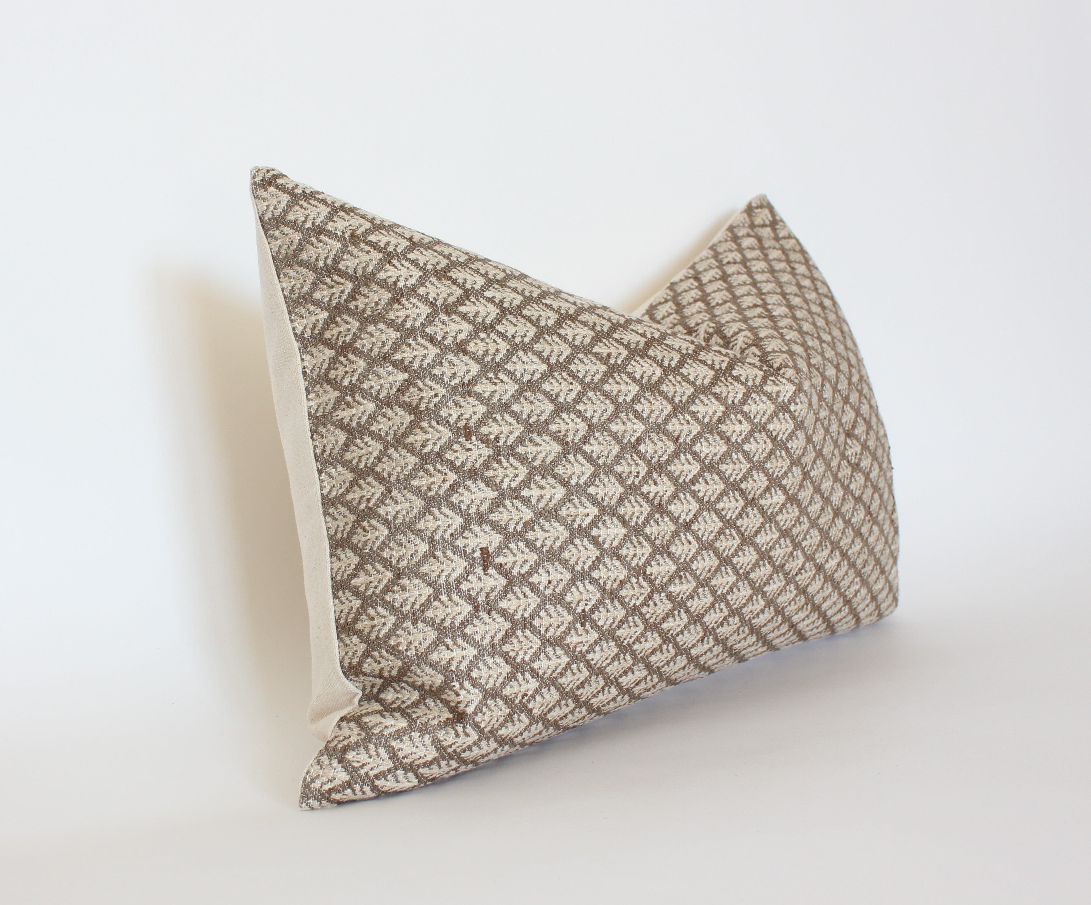 Decorative Fern Print Pillow Cover - Soft & Stylish Home Decor for Living Room, Bedroom, or Outdoor Use
