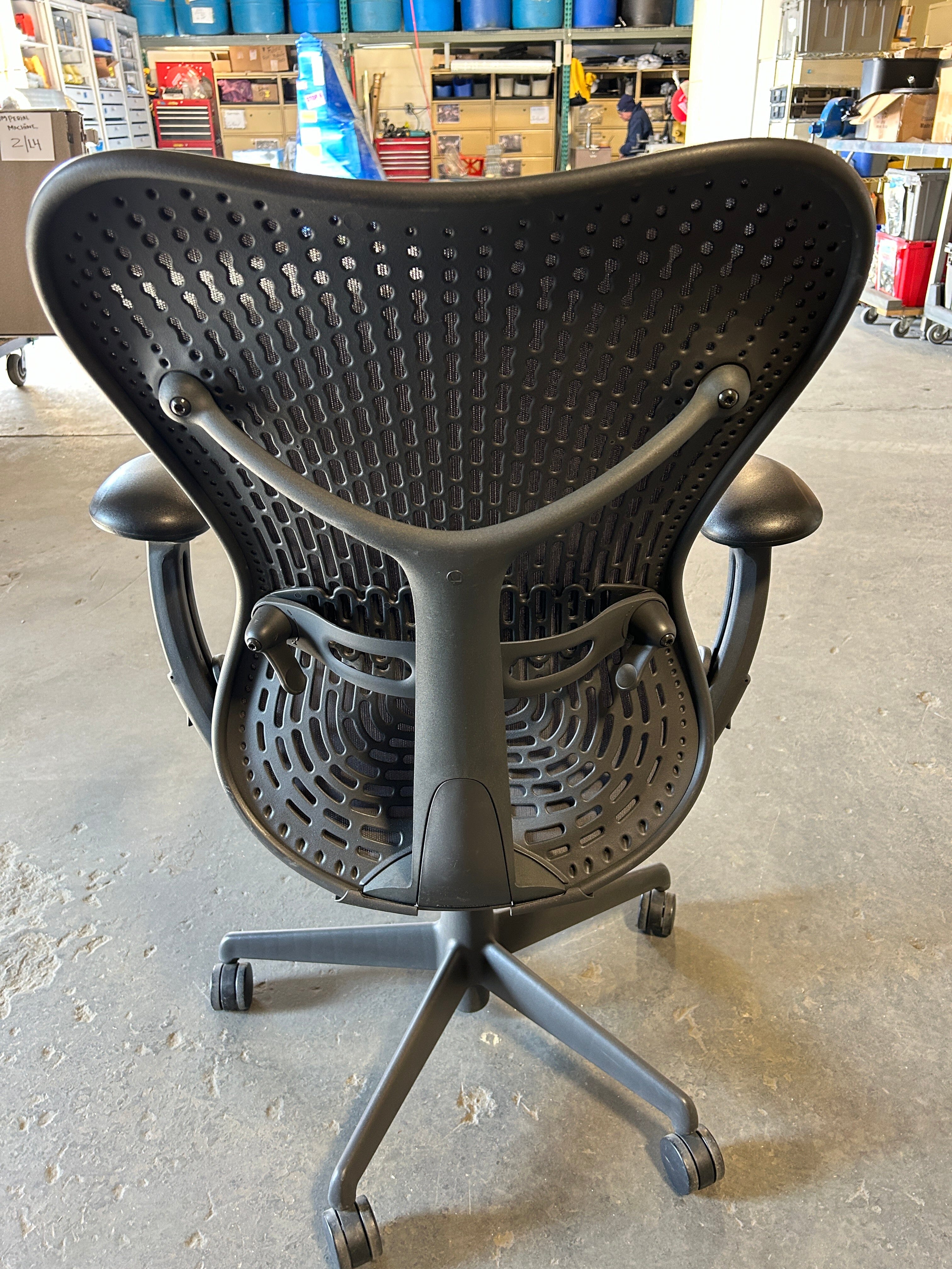 Used Herman Miller Mirra Ergonomic Office Chair - High-Quality Pre-Owned for Home & Workspace Comfort