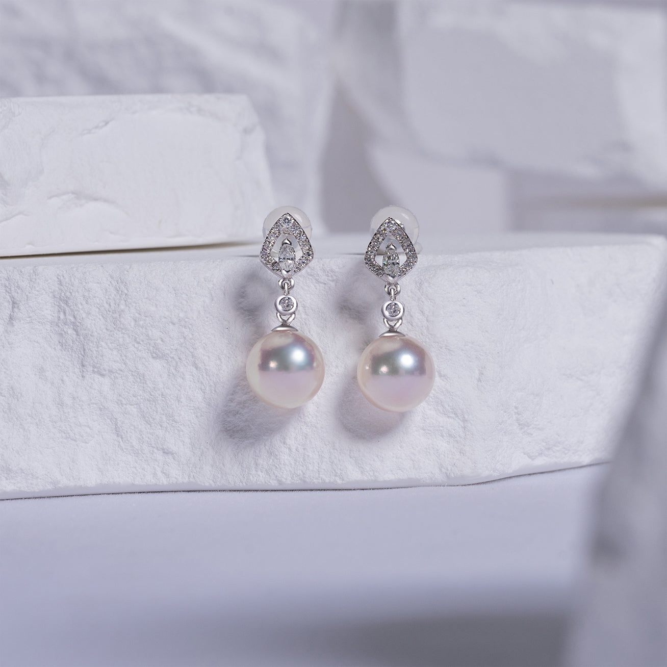 18K Gold Diamond Hanadama Akoya Pearl Stud Earrings KE00088 | Luxury Pearl Jewelry for Women | Perfect for Weddings, Anniversaries & Special Occasions