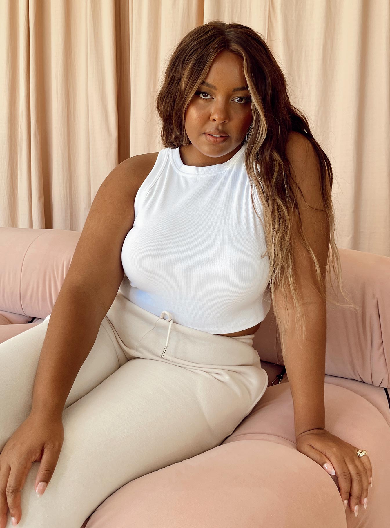 Ashland Top White Curve - Elegant Women's Blouse for Work & Casual Wear | Perfect for Office, Dates & Everyday Outfits