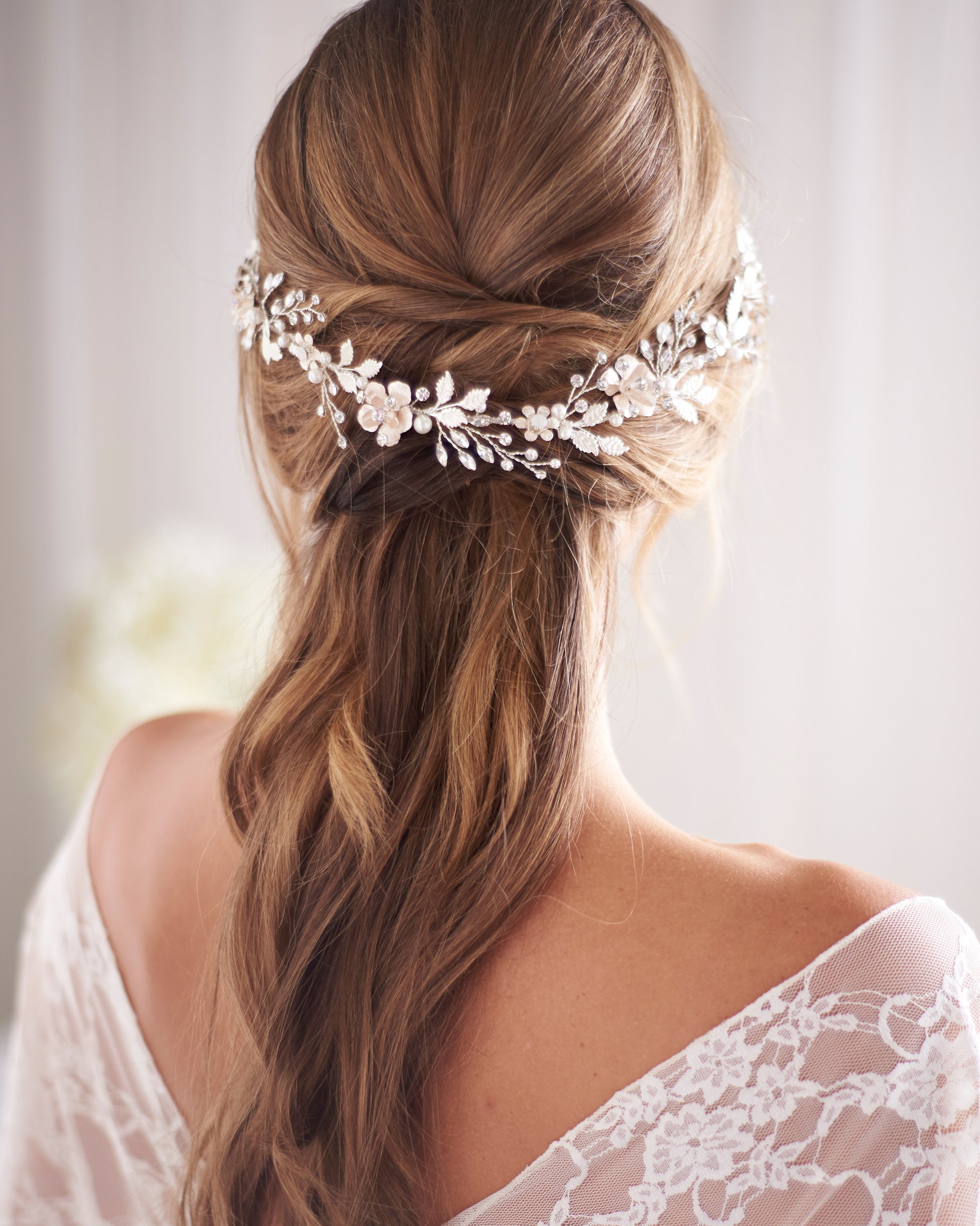 Della Floral Pearl Hair Vine Headpiece - Elegant Bridal Hair Accessories for Weddings, Prom, Parties & Special Occasions