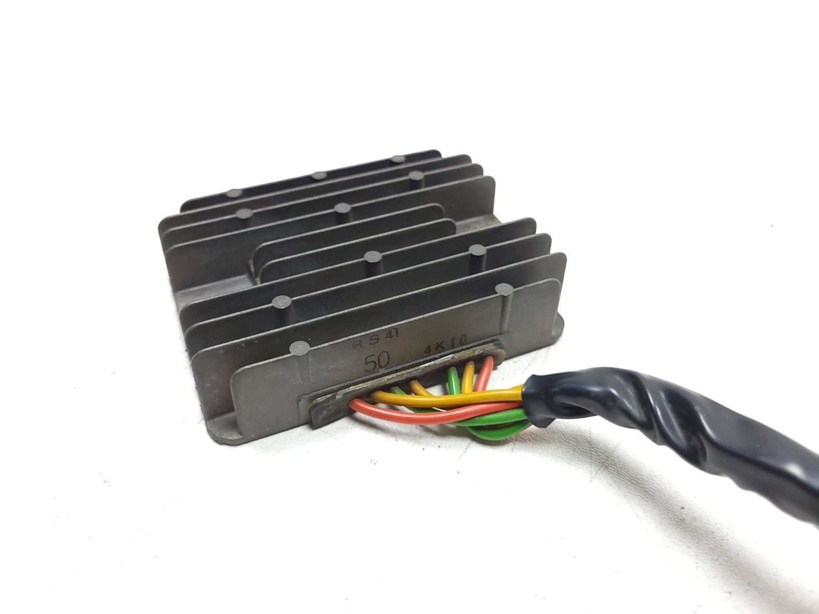 Ducati Monster M600 M620 Voltage Regulator Rectifier OEM Replacement - Compatible with 2002-2006 Models | Motorcycle Electrical System Repair & Maintenance