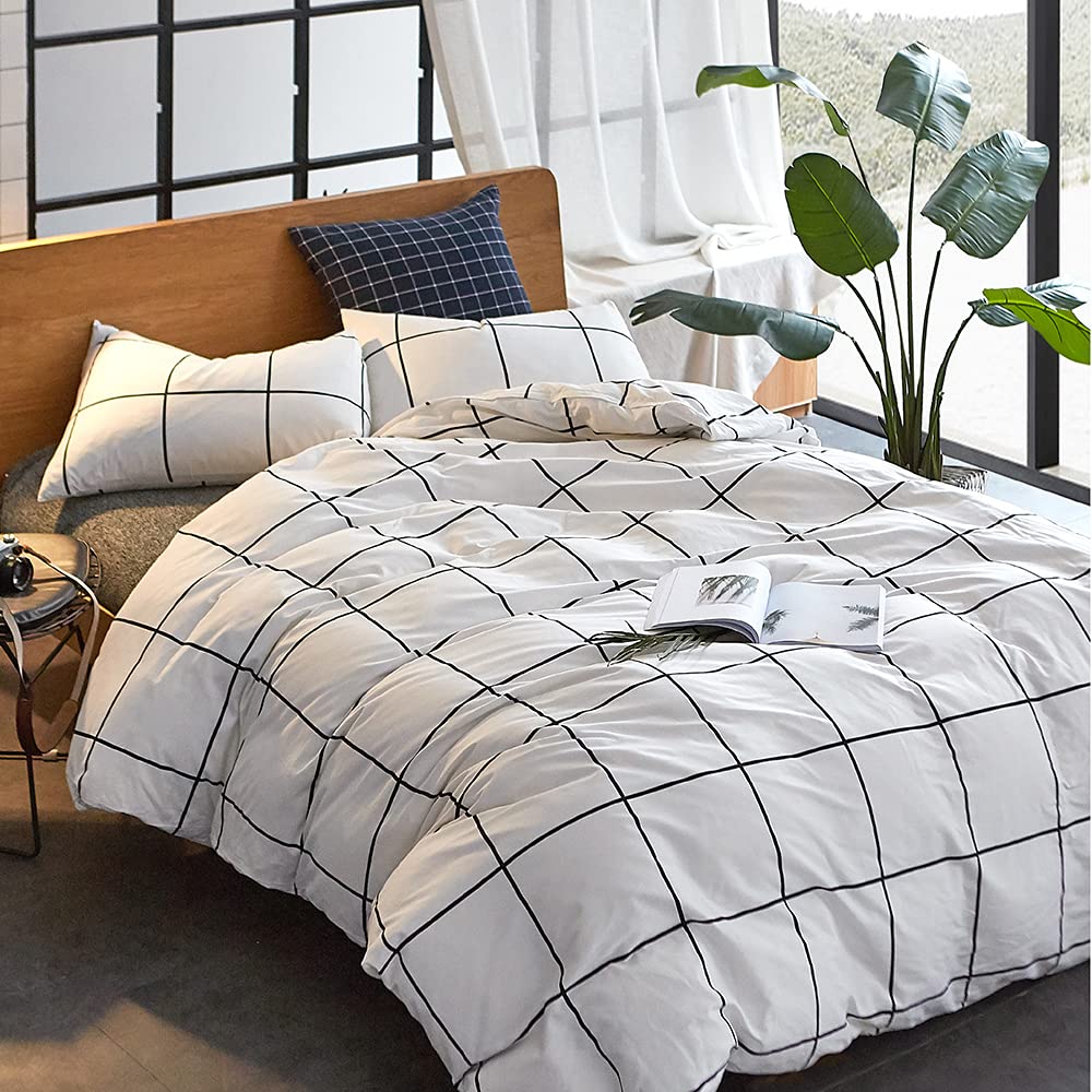 CLOTHKNOW White Plaid King Size Comforter Set - 3 Piece Soft Checkered Bedding with 2 Pillowcases | Cozy Winter Bedroom Decor for Master Bedroom & Guest Room