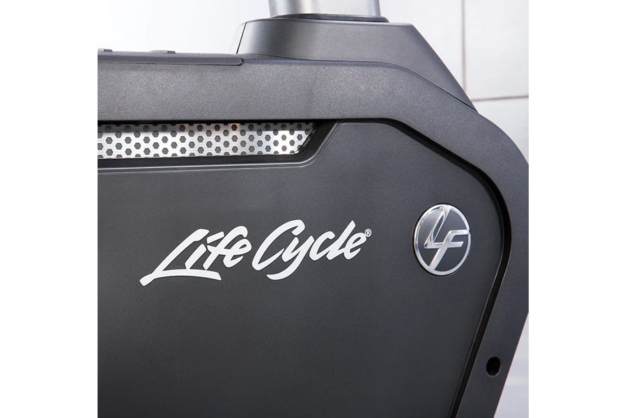 Life Fitness Club Series Plus Upright Exercise Bike - Commercial Grade Indoor Cycling Bike for Home & Gym Workouts - Perfect for Cardio Training, Weight Loss & Fitness Goals