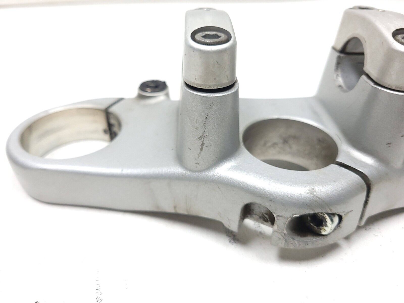 Original Ducati Monster M600 620 Triple Tree Lower OEM Replacement Part - Perfect for Motorcycle Repair & Customization Projects