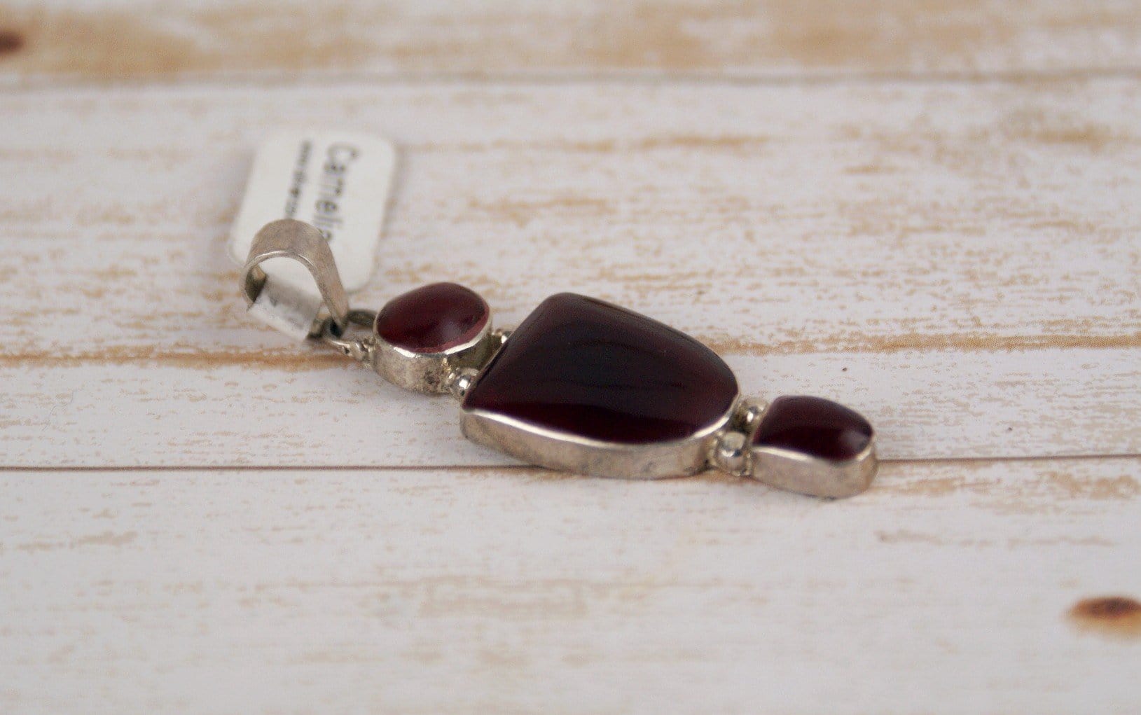 Natural Carnelian Gemstone Pendant Necklace for Women - Healing Crystal Jewelry for Energy & Confidence Boost - Perfect for Meditation, Yoga & Everyday Wear