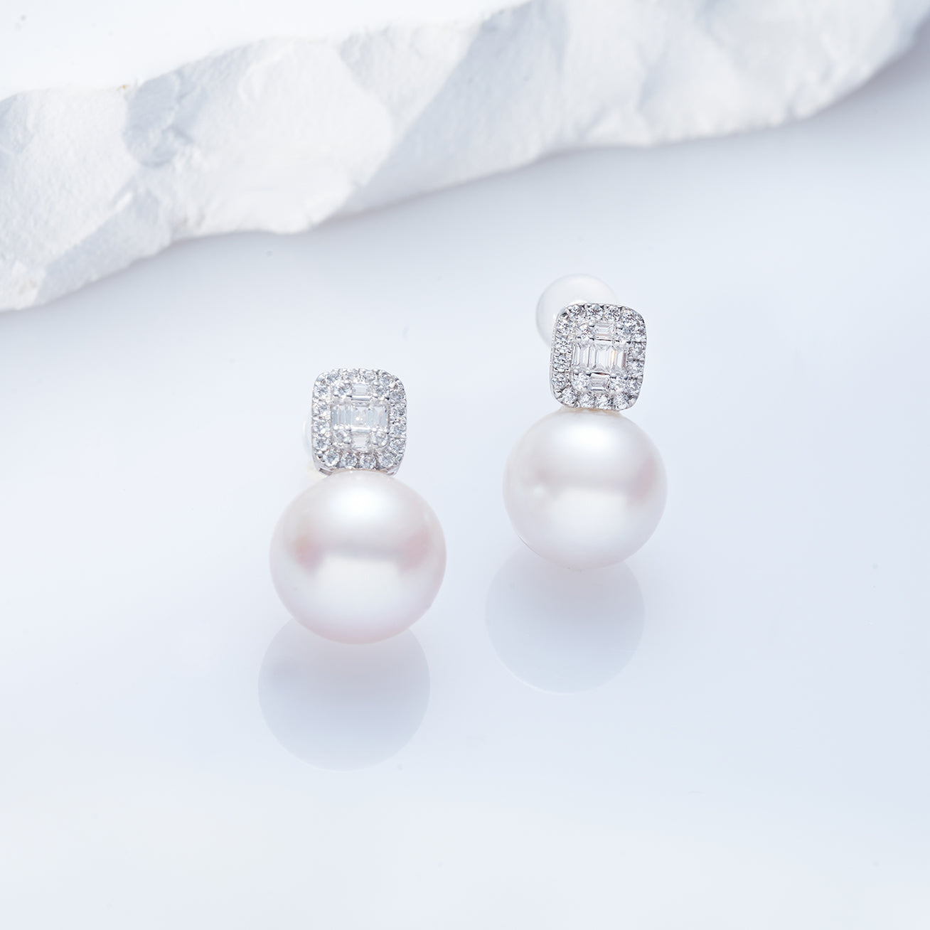 18K Solid Gold Edison Pearl Earrings for Women - Classic Stud Earrings for Daily Wear, Gift Giving & Special Occasions - KE00182