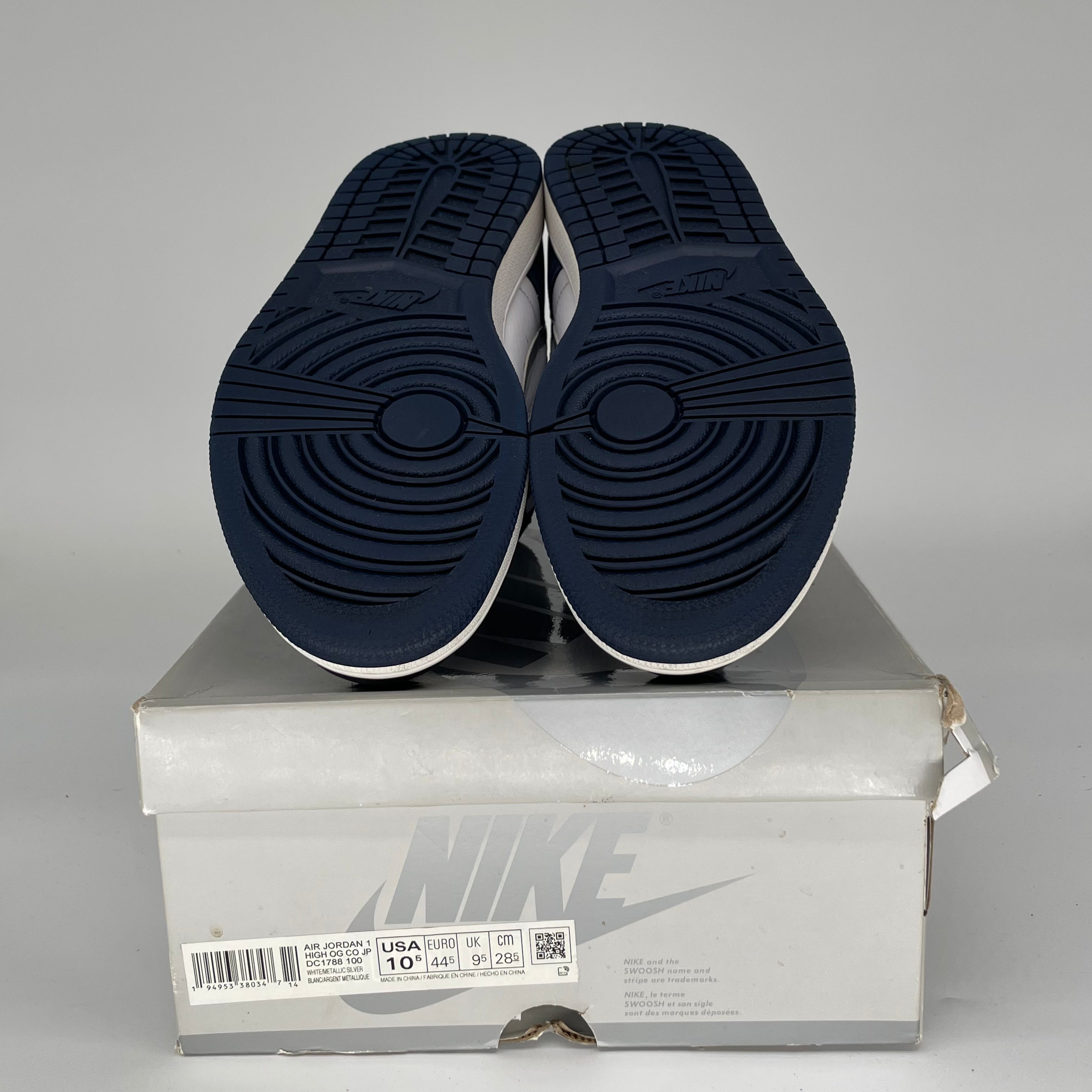 Original: AIR JORDAN 1 CO JAPAN MIDNIGHT NAVY SIZE 10.5 DC1788 100   Optimized: **Air Jordan 1 Retro High CO Japan Midnight Navy Men's Basketball Shoes Size 10.5 (DC1788-100) - Authentic Sneakers for Streetwear & Basketball**    **使用场景 (Usage Scenarios):** Perfect for basketball games, street fashion, sneaker collections, and casual wear.