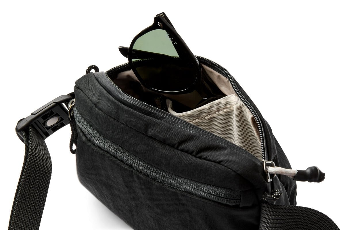 Bellroy Lite Belt Bag - Ultra Lightweight & Durable Waist Pack for Men & Women | Perfect for Travel, Hiking, Running & Everyday Use