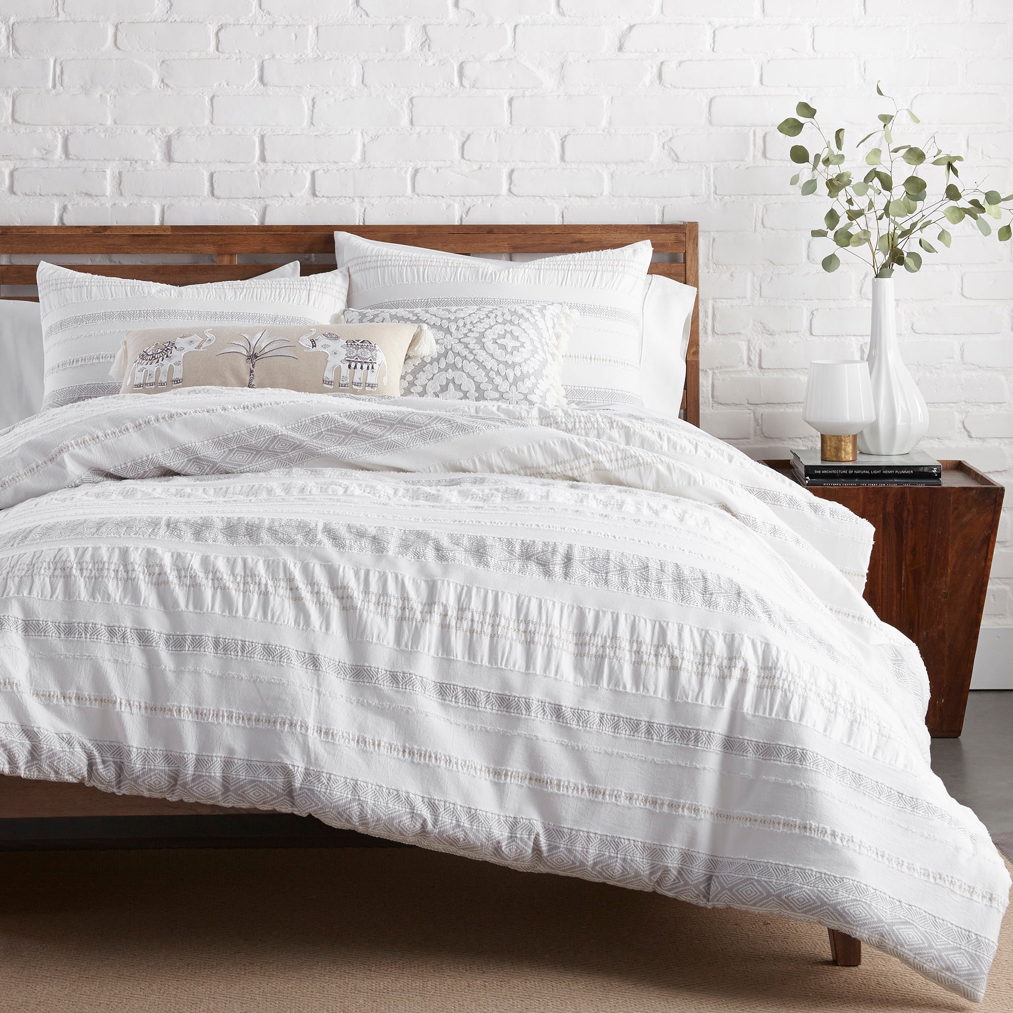 Pickford Taupe Duvet Cover Set - Soft Luxury Bedding Set with Zipper Closure, King Size (104x90 Inches) - Perfect for Master Bedroom, Guest Room & Hotel Decor