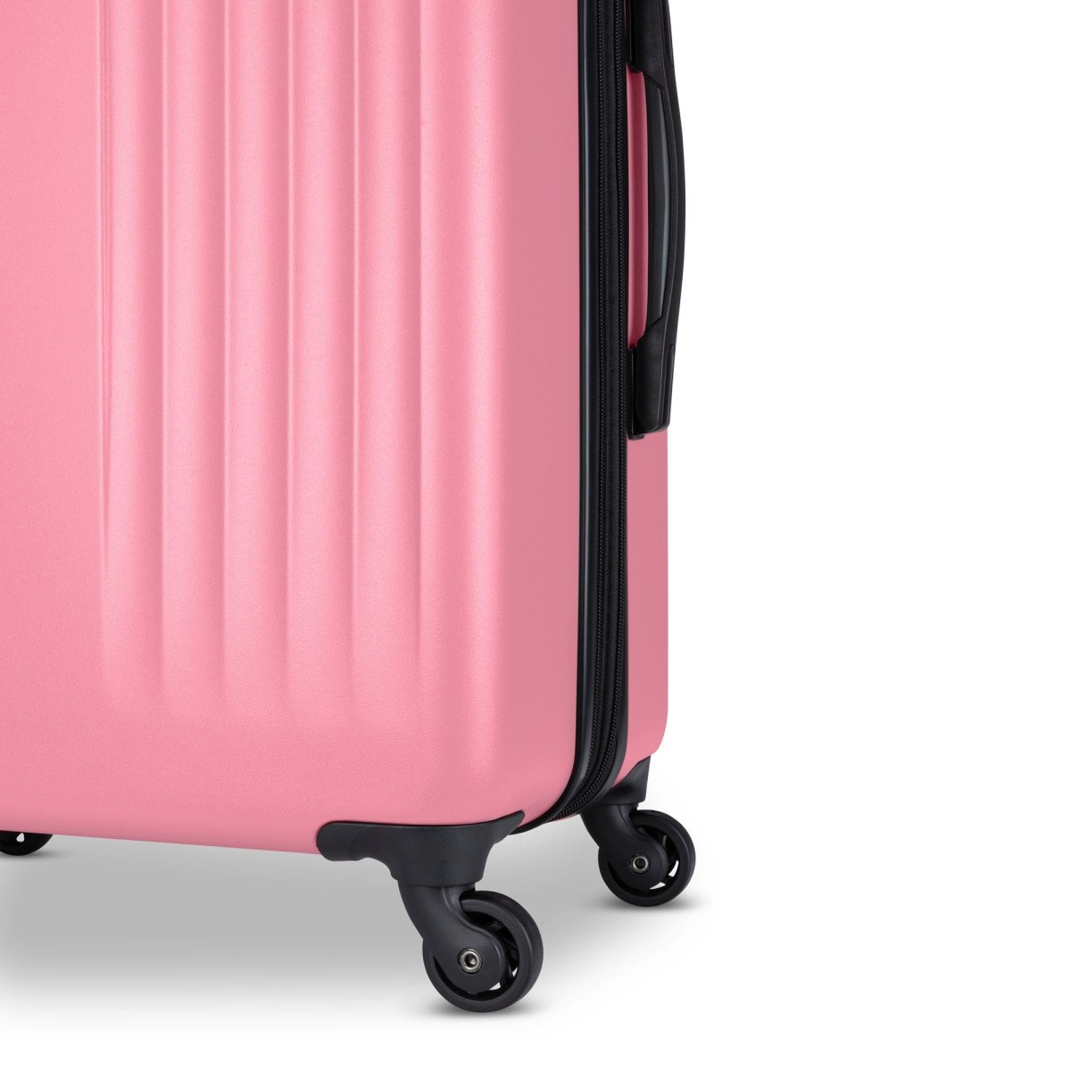 Atlantic Galleon Medium Spinner Luggage - 20