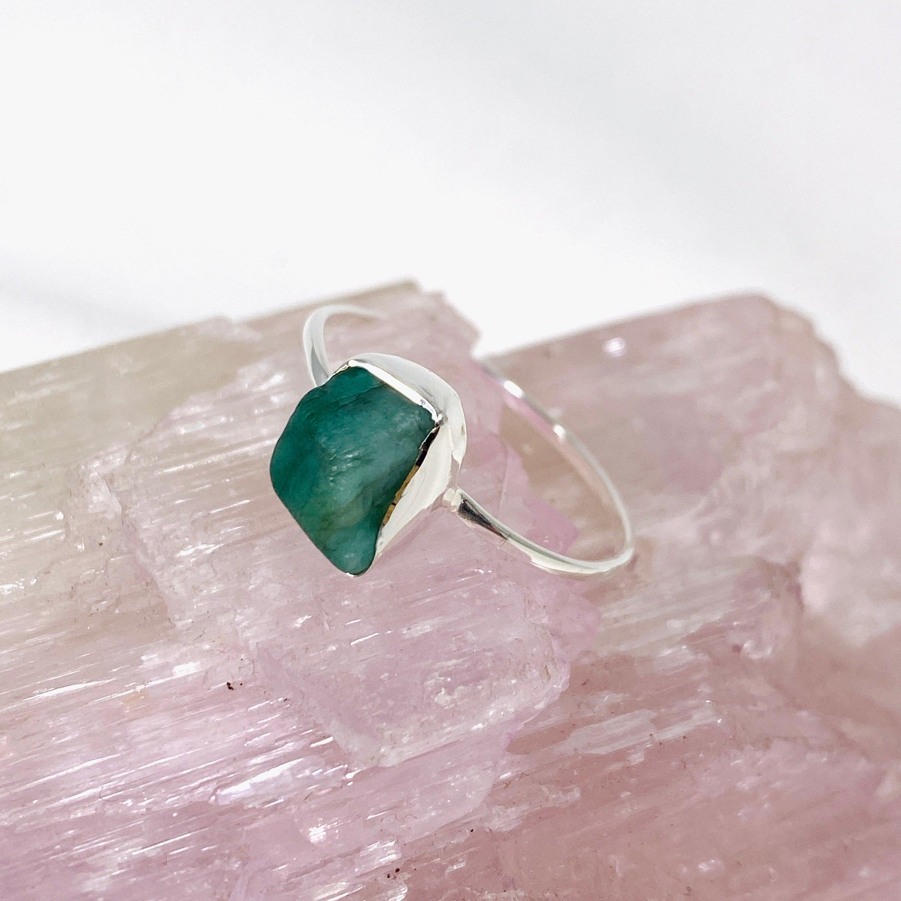 Emerald Raw Crystal Ring for Women - Natural Stone Fine Band Jewelry R3701 EM - Perfect for Boho Style, Meditation & Spiritual Healing