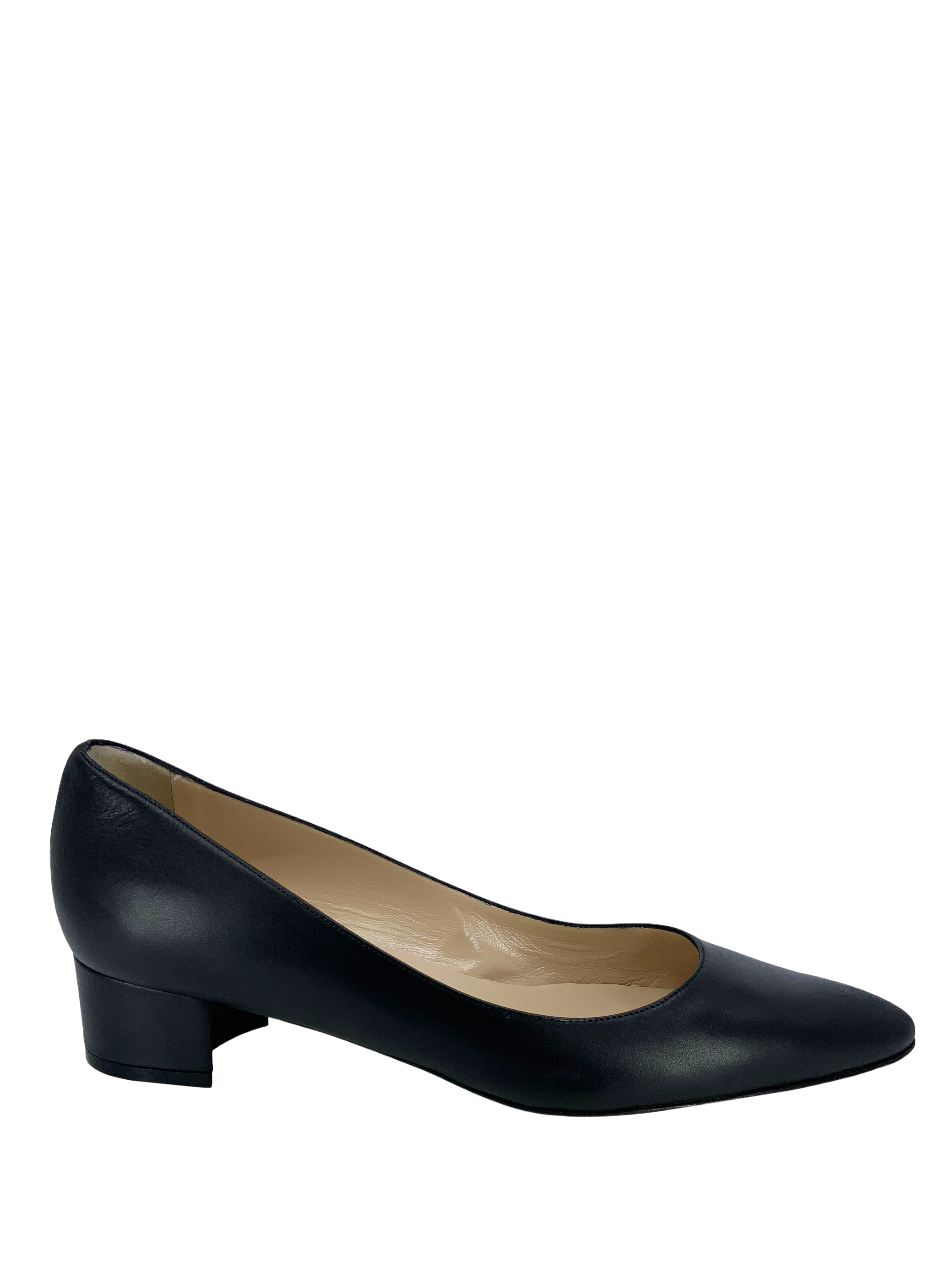 Manolo Blahnik Listony Leather Low Heel Pumps Women's Size 8.5 US | Comfortable Dress Shoes for Work, Party & Wedding Occasions