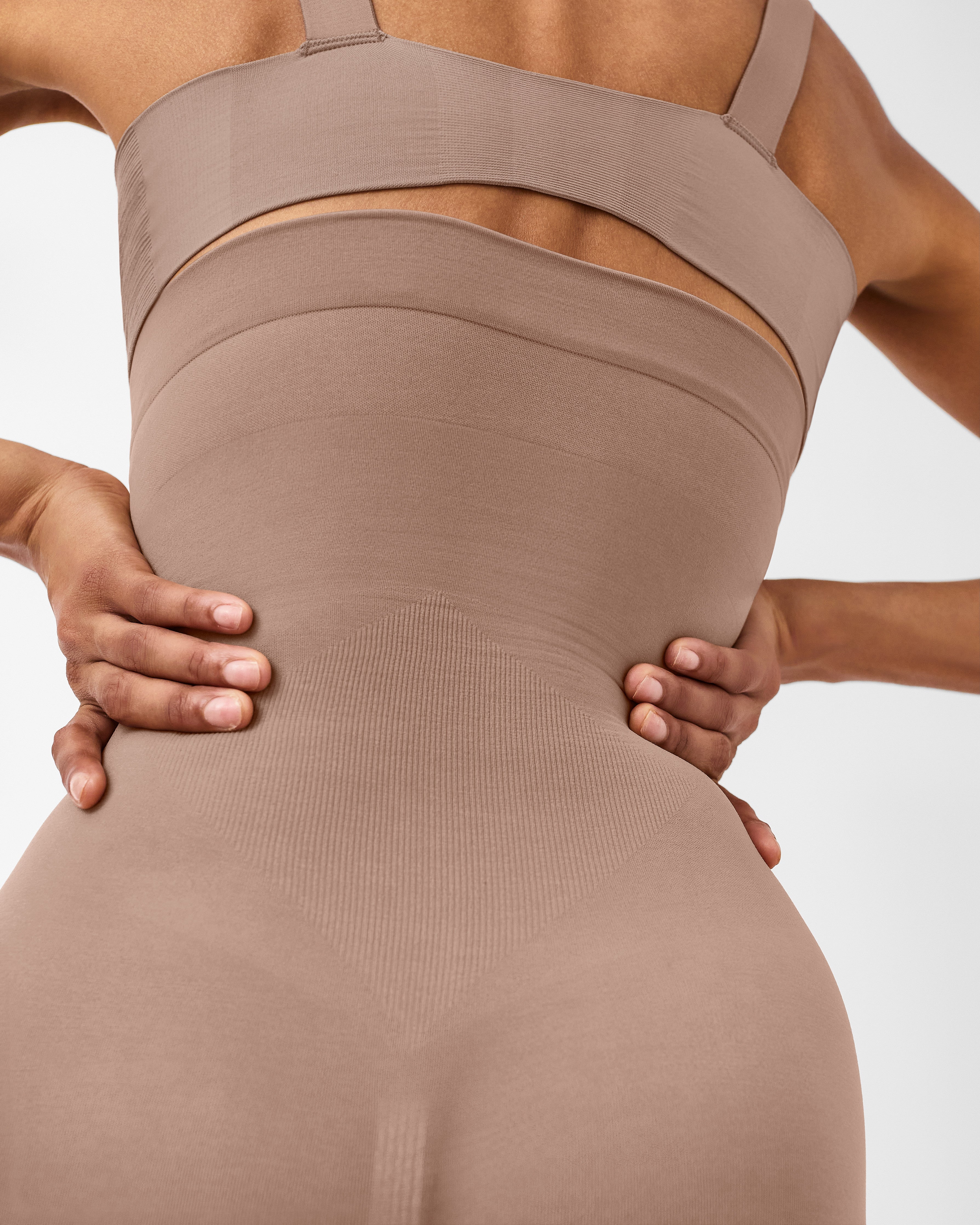 SPANX Sculpt™ Seamless Power High Waisted Mid Thigh Shorts - Shapewear for Women, Tummy Control & Slimming Underwear - Perfect for Dresses, Workout & Everyday Wear