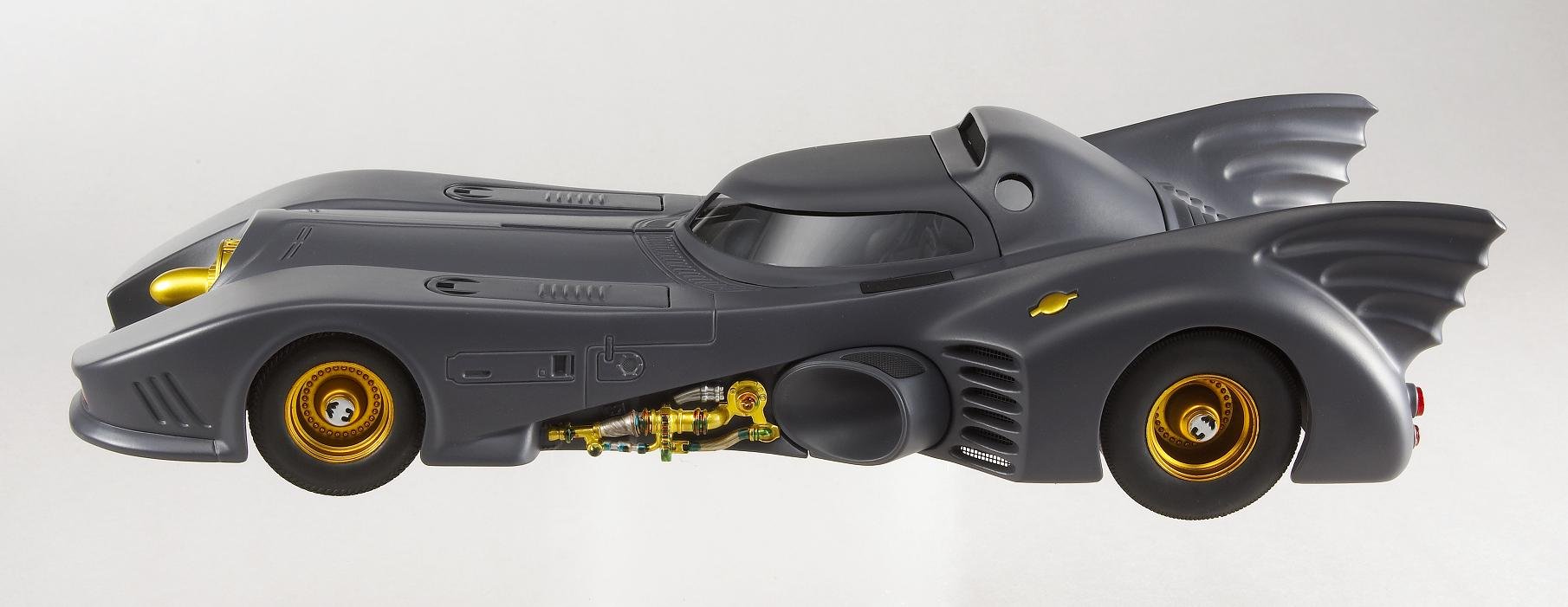 Hot Wheels Elite 1989 Batmobile Die-Cast Car - 1:18 Scale Collectible Model with Display Case | Perfect for DC Comics Fans, Movie Memorabilia Collectors, and Home/Office Decor