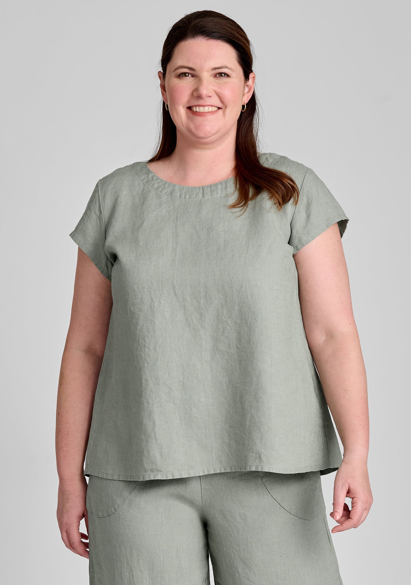 Tuck Back Tee - Soft Linen T-Shirt for Women | Breathable & Comfortable Summer Top | Perfect for Casual Wear, Beach Outings & Layering