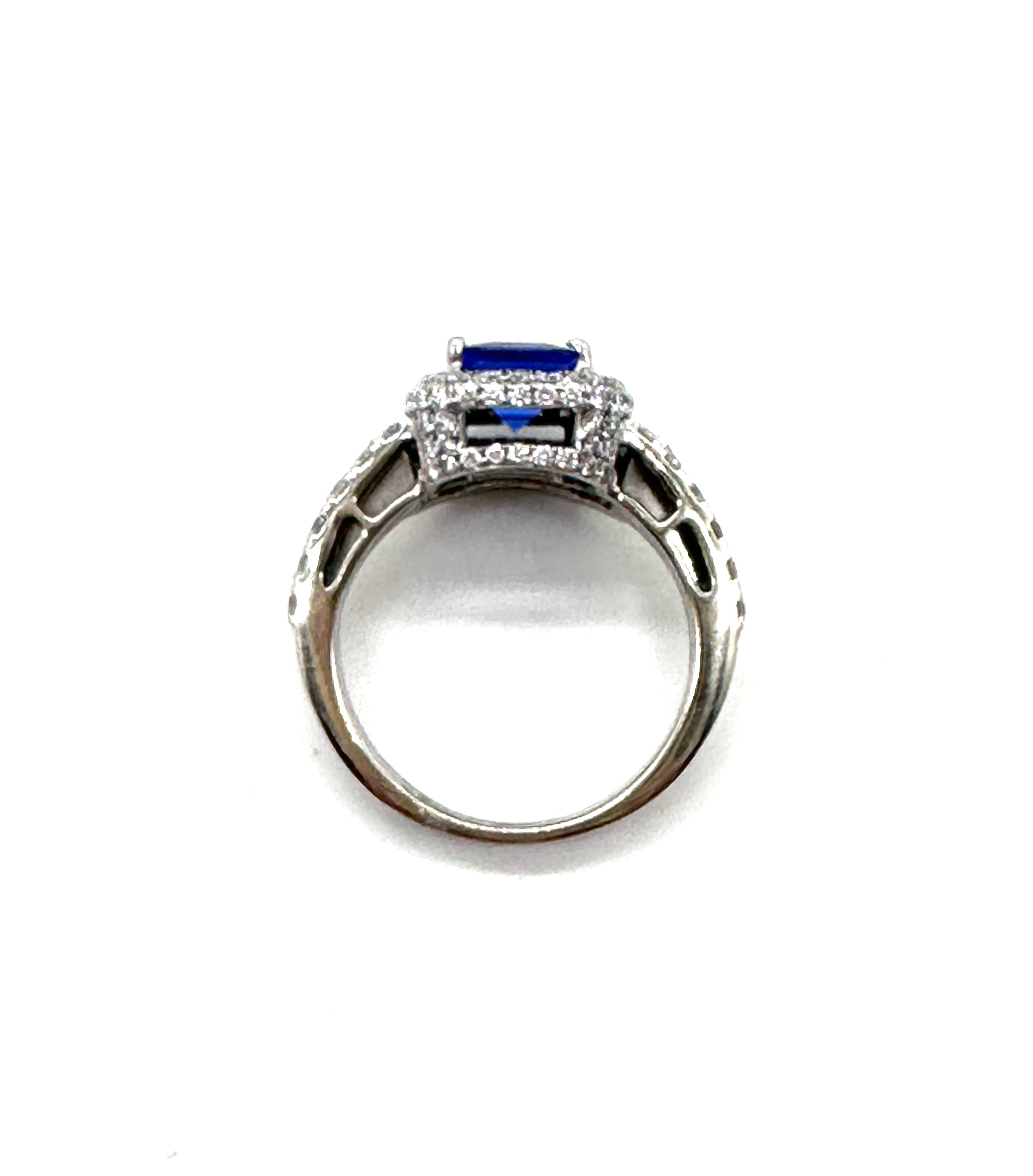 Exquisite Tanzanite and Diamond Halo Engagement Ring for Women - Elegant Wedding, Anniversary & Special Occasion Jewelry Gift