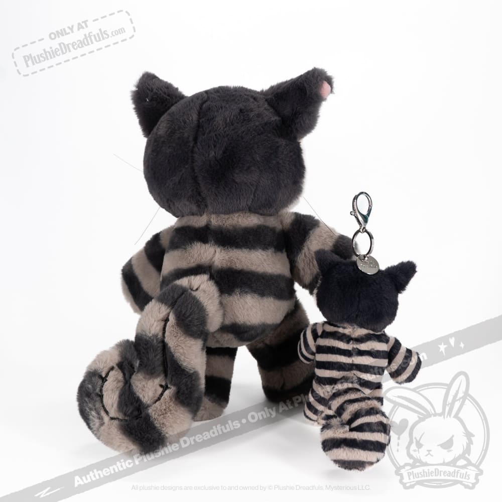 Victorian McGee's Alice in Wonderland Cheshire Cat Plush Keychain - Cute Collectible Accessory for Disney Fans, Gifts & Backpack Decor