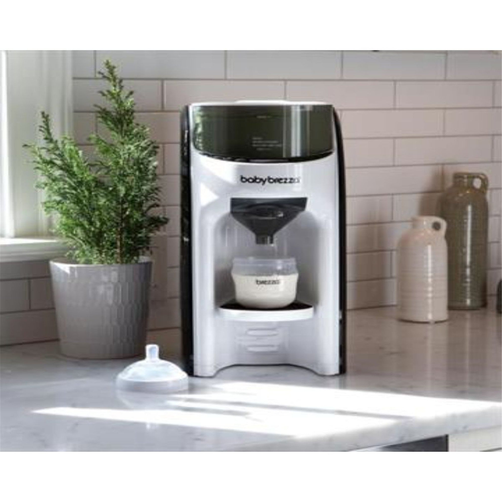 Baby Brezza Formula Pro Advanced - Automatic Baby Formula Maker & Dispenser for Quick & Easy Feeding - Perfect for Newborns, Infants & Busy Parents - Ideal for Home, Nursery & Travel Use