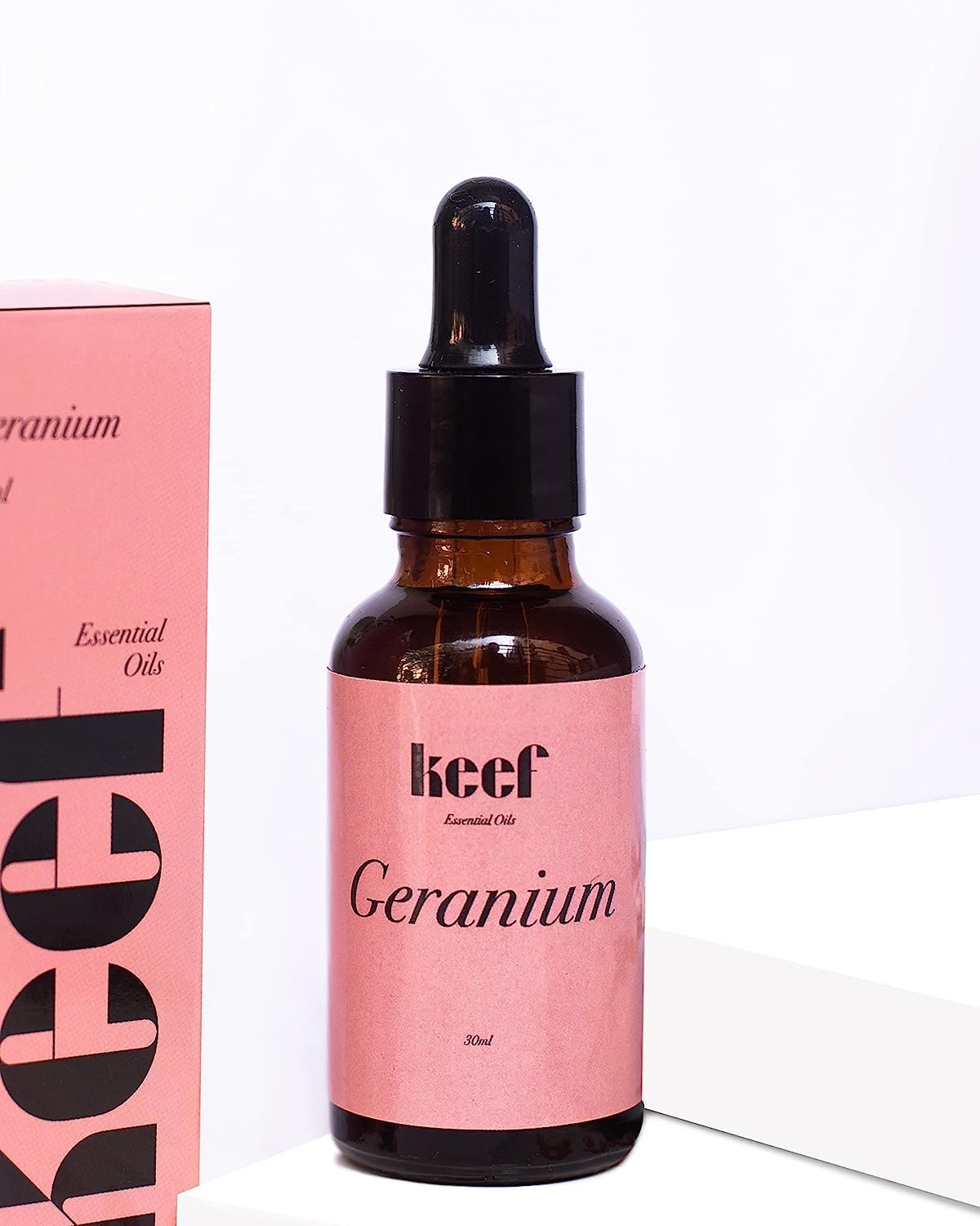 Pure Natural Geranium Essential Oil for Skin, Hair & Face Care - 15ml Aromatherapy Oil with Glass Dropper - Relaxing Massage Oil & Perfume for Stress Relief, Sleep Aid & Home Spa - Perfect for Diffusers, Bath & DIY Beauty Products
