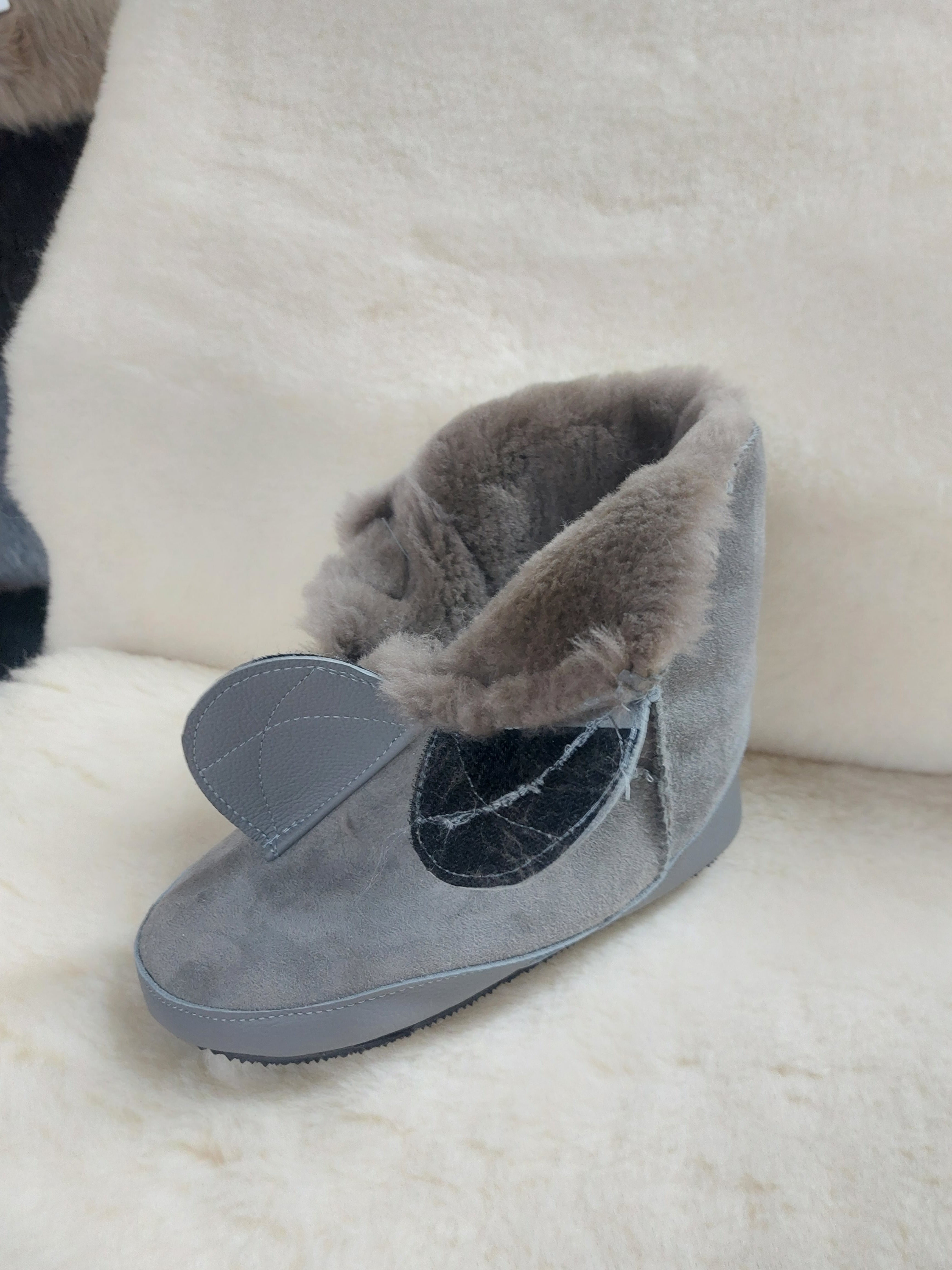 Premium Sheepskin Health Cabin Boots for Women & Men - Soft & Comfortable Indoor/Outdoor Winter Boots - Perfect for Home, Travel, and Cold Weather Wear