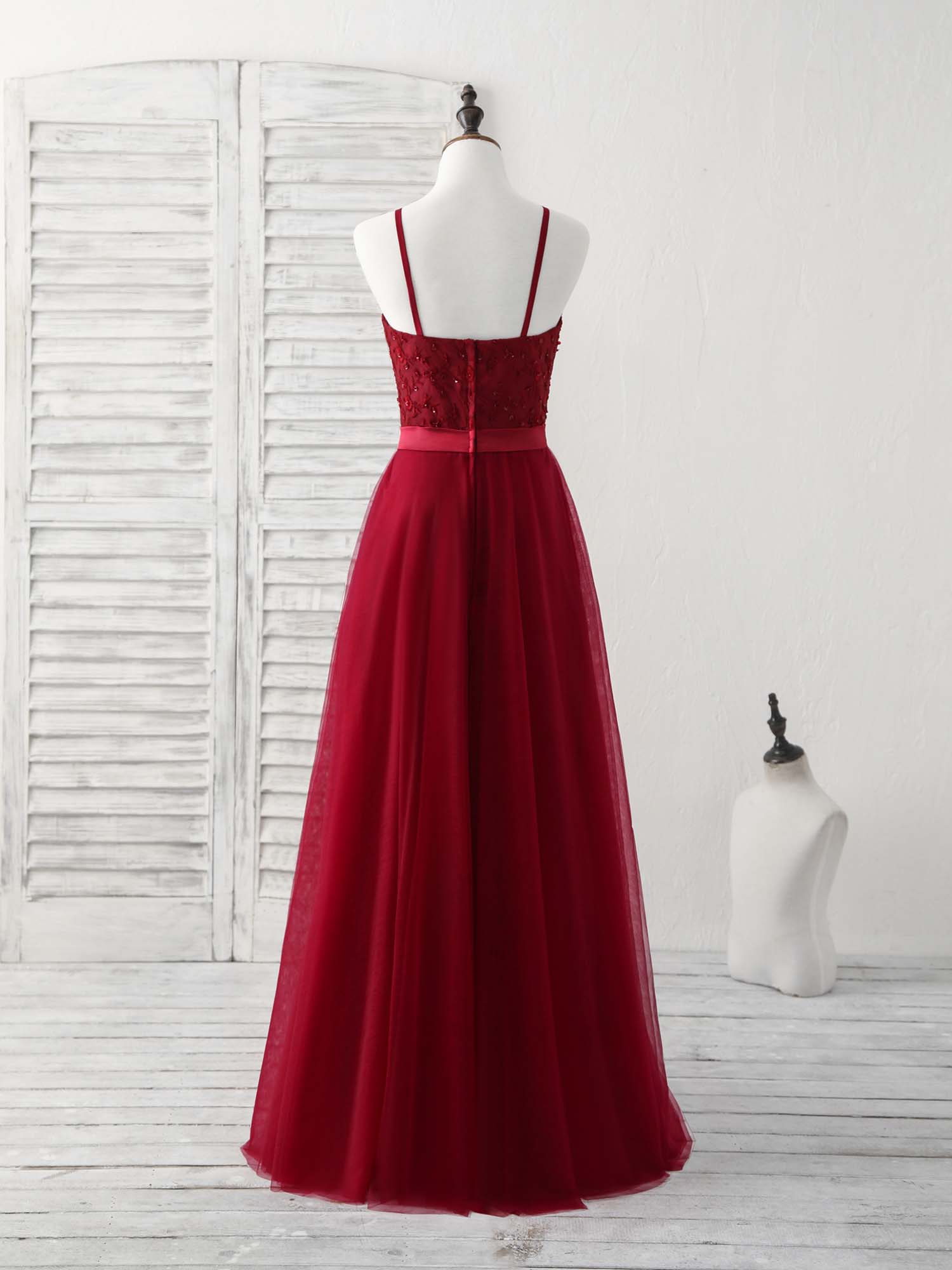 Elegant Burgundy Tulle Lace Long Prom Dress & Bridesmaid Gown - Perfect for Formal Dances, Weddings, and Special Occasions