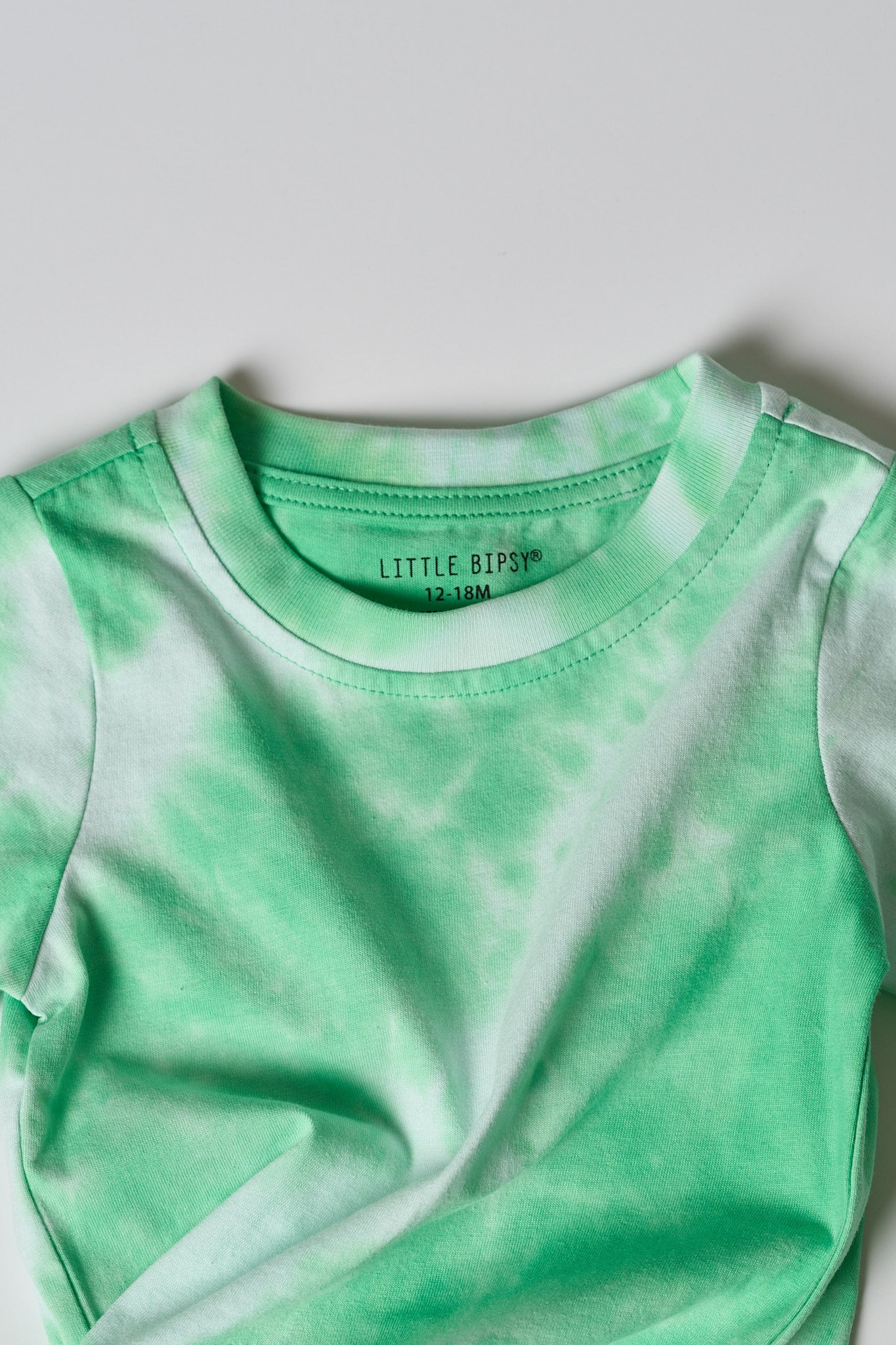 Vibrant Tie Dye T-Shirt for Women & Men - Soft Cotton Green Hippie Style Tee - Perfect for Festivals, Beach Outings & Casual Wear