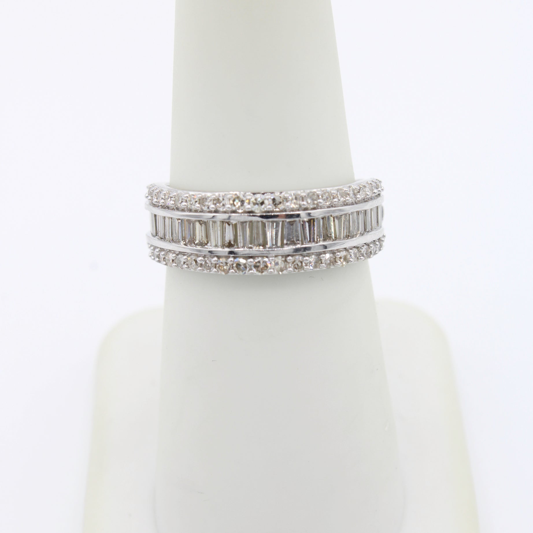 14K Gold Baguette Diamond Ring for Women - Elegant Stackable Wedding Band, Anniversary Gift, Promise Ring - Perfect for Engagements, Bridal Jewelry & Special Occasions