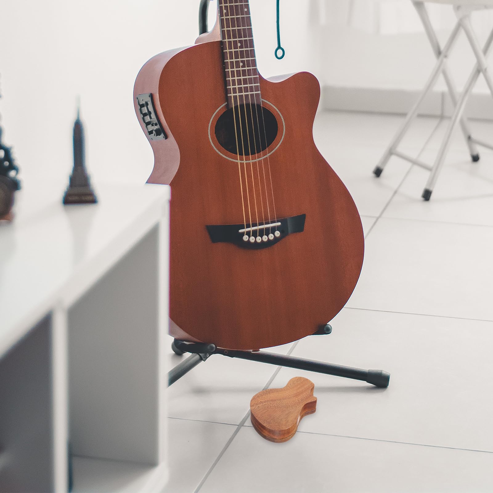 VICASKY Wooden Ukulele Pick Storage Box with Display Stand - Guitar Picks Organizer Case for Bass, Acoustic & Electric Guitars - Perfect for Musicians, Music Stores & Home Decor