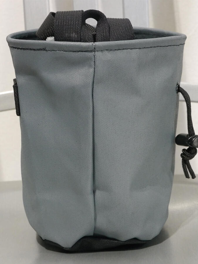 Metolius Cross Clipper Chalk Bag for Rock Climbing & Bouldering - Lightweight & Durable Chalk Holder for Gym Training & Outdoor Adventures