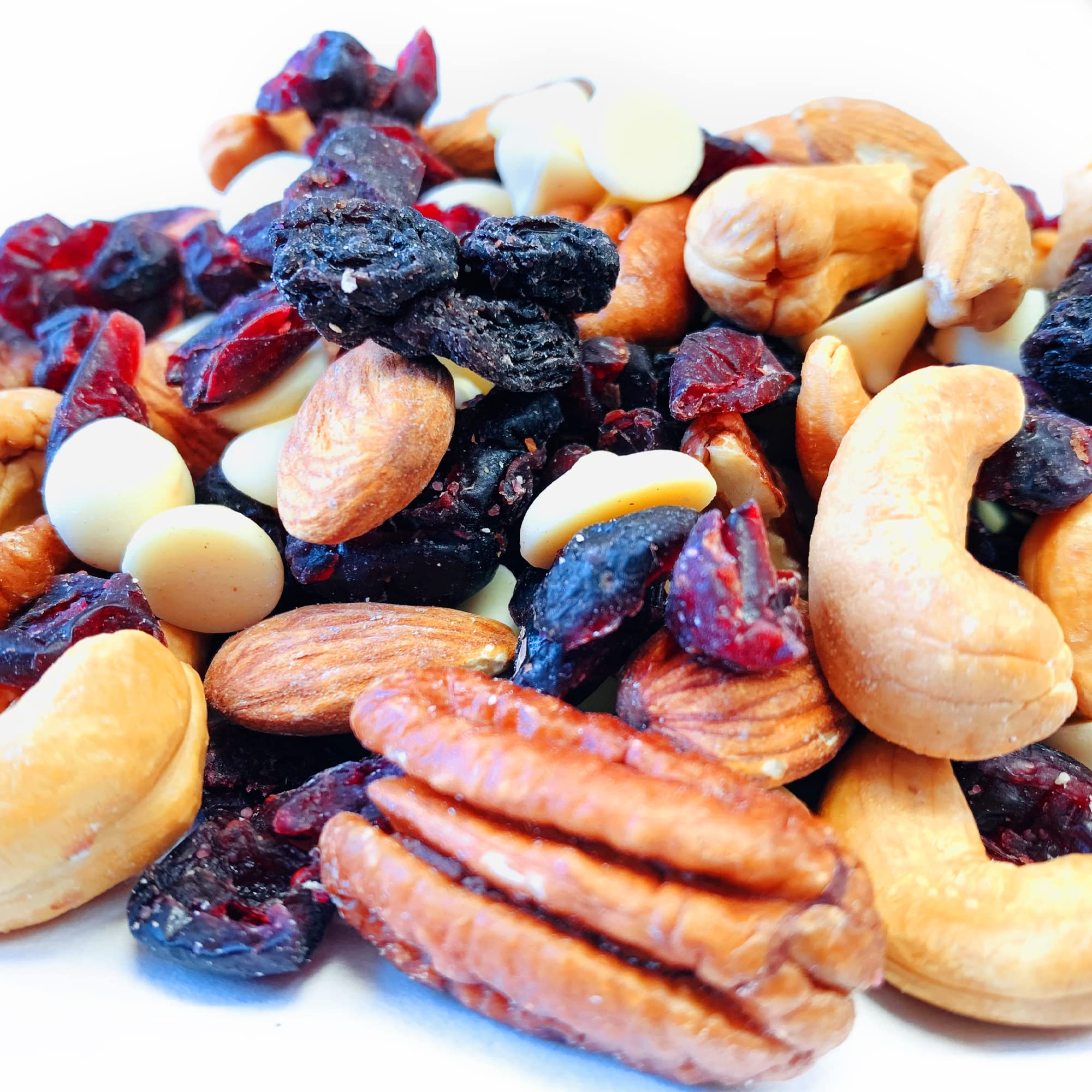 NY SPICE SHOP Premium White Raspberry Truffle Trail Mix with Almonds, Cashews & Dried Fruits - Healthy Snack for Adults & Kids - 1lb Resealable Bag - Perfect for Hiking, Office Snacks & School Lunches
