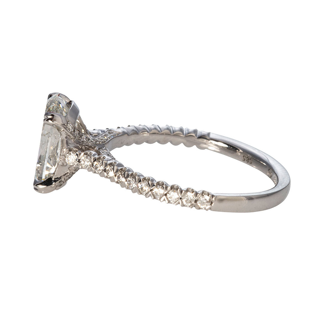 2ct L’Amour Crisscut Oval & .31ct Pavé Diamond Engagement Ring - Elegant Wedding Band for Proposal, Anniversary & Romantic Occasions