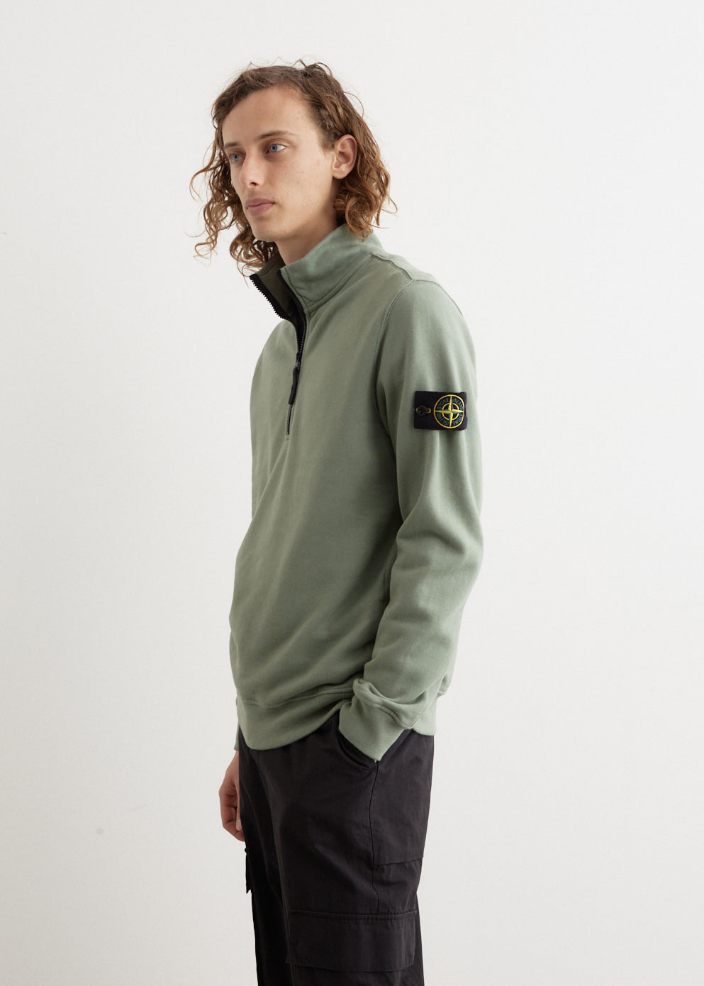 Stylish Badge Half Zip Sweatshirt for Men & Women | Comfortable Pullover Fleece Jacket | Perfect for Casual Wear, Workout & Outdoor Activities