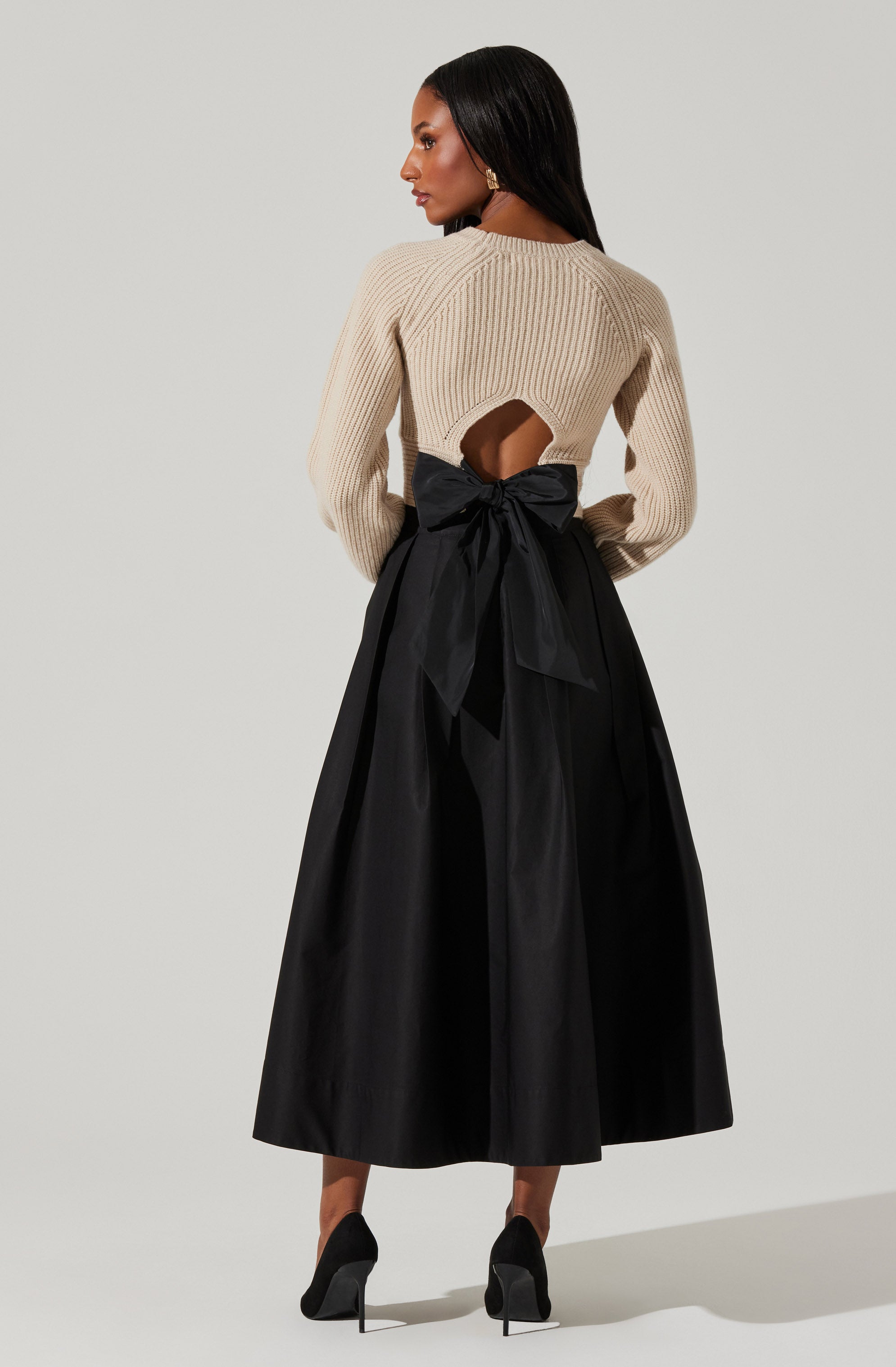 Eila Contrast Bow Back Sweater - Women's Fashion Knit Top for Fall & Winter | Perfect for Office, Date Night & Holiday Outfits