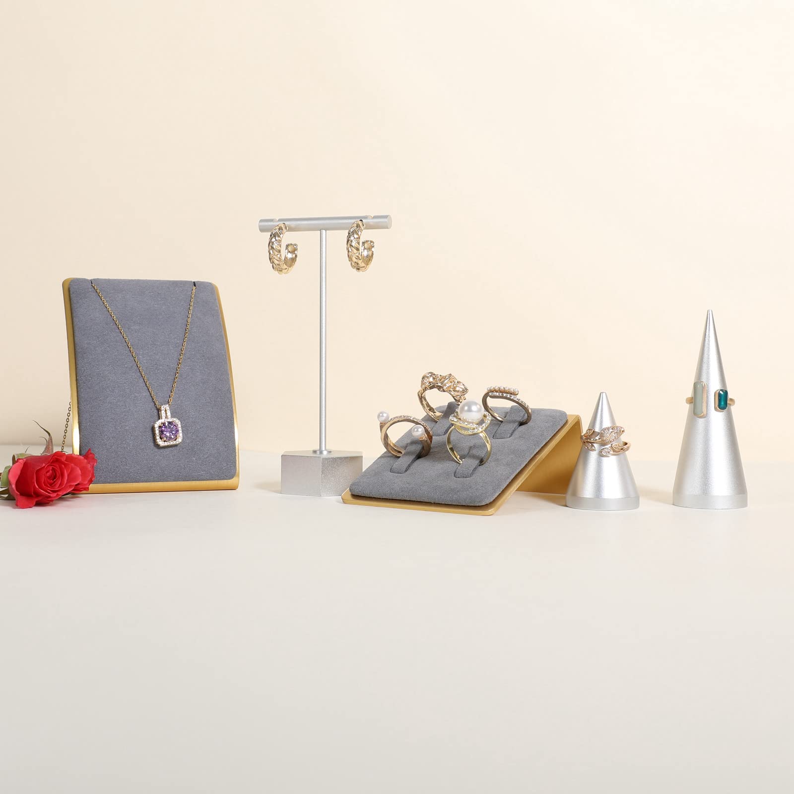 GemeShou Grey Velvet Ring Holder - Elegant Jewelry Display Stand for Men & Women - Perfect for Wedding, Engagement, and Gift Presentation