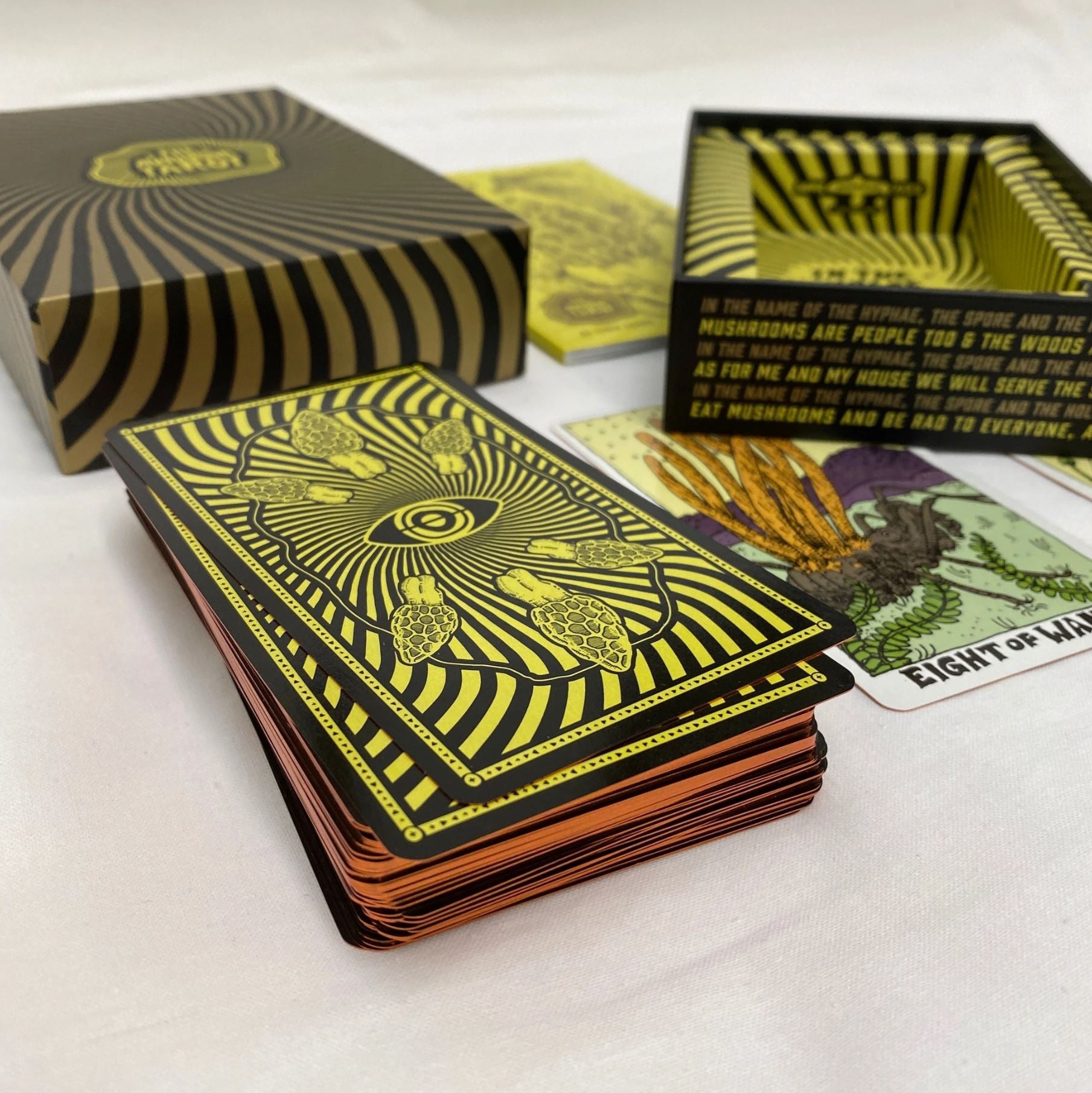 The Mushroom Tarot Deck - Unique Botanical Tarot Cards for Divination, Spiritual Guidance & Meditation - Perfect for Psychic Readings, Witchcraft & Gift Giving
