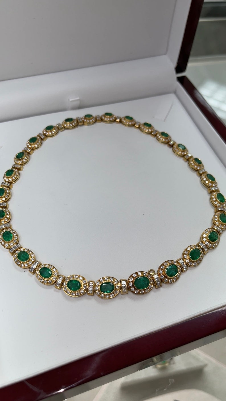 18K Gold Emerald and Diamond Choker Necklace - 22tcw Oval Cut Vivid Green Gemstone Jewelry for Women, Perfect for Weddings, Parties & Special Occasions
