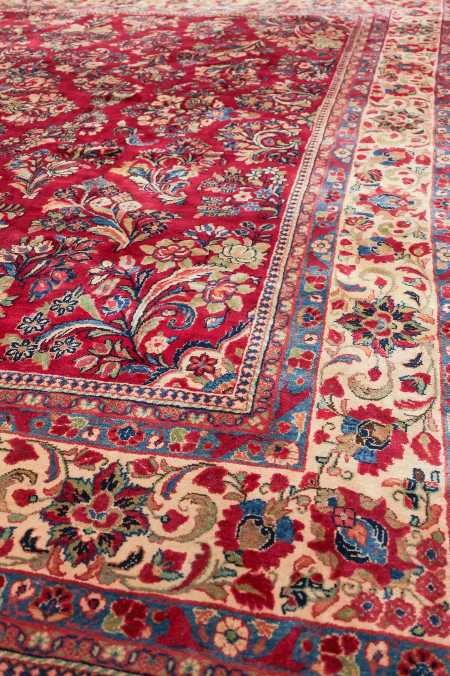 Antique Sarouk Handwoven Traditional Persian Rug - J72116 | Vintage Home Decor, Living Room & Bedroom Floor Covering