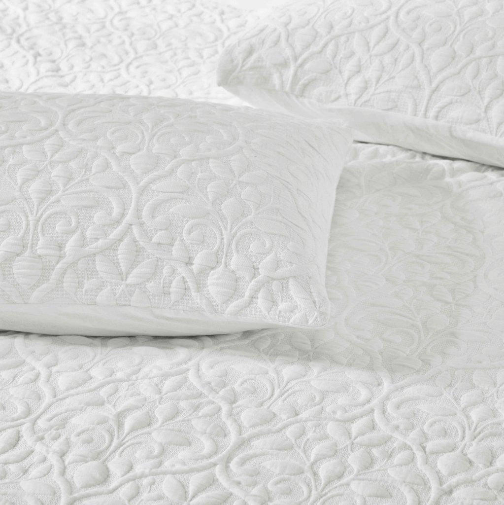 Premium Vineyard Cotton Blend Medium Weight Matelasse Woven Coverlet - Soft Bedspread for Master Bedroom, Guest Room & Luxury Hotels