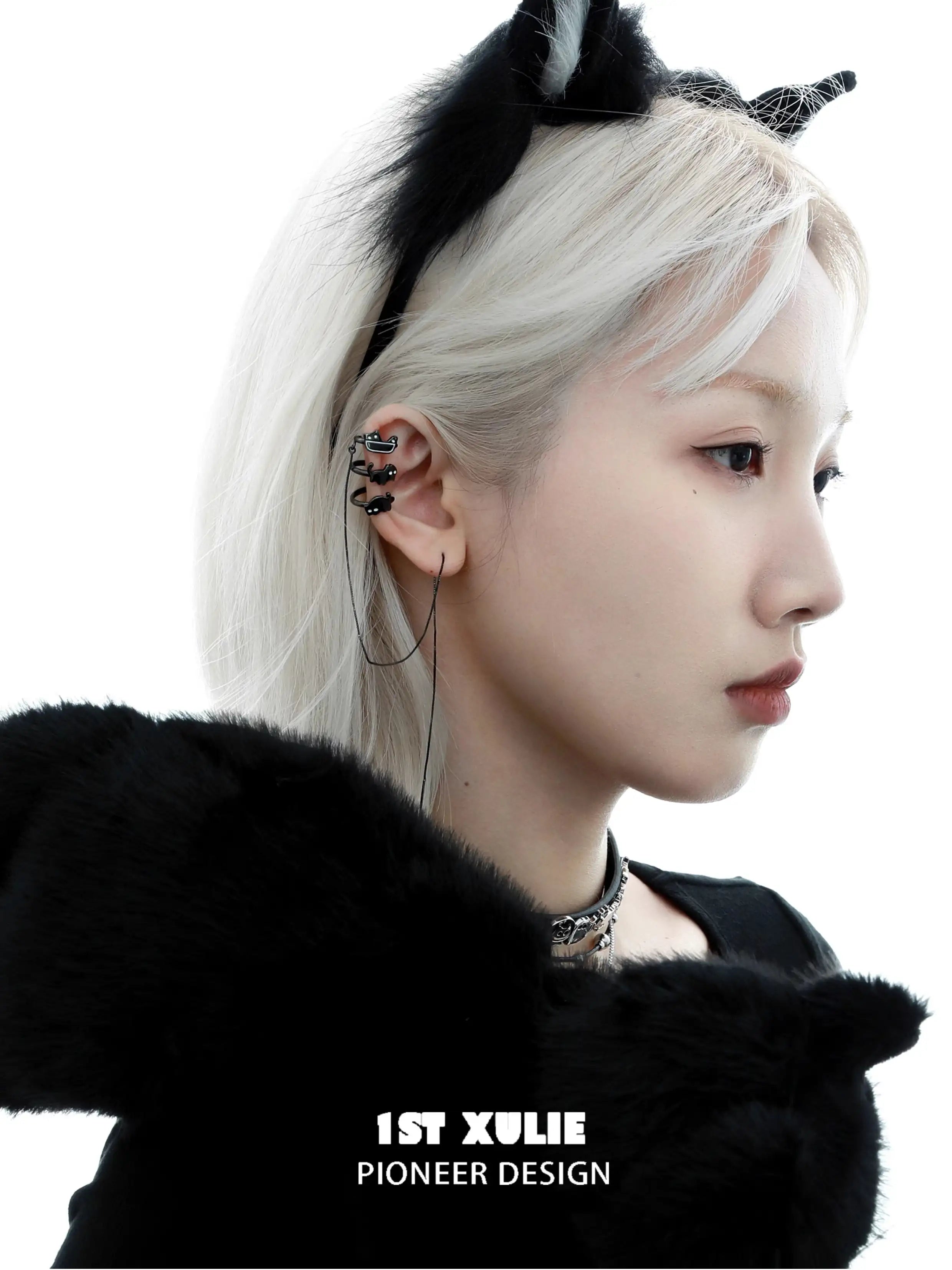 18K Black Gold Plated Ghosts Black Cat Ear Clips - Gothic Jewelry for Women, Halloween Accessories, Cosplay Costume Earrings for Parties & Special Occasions