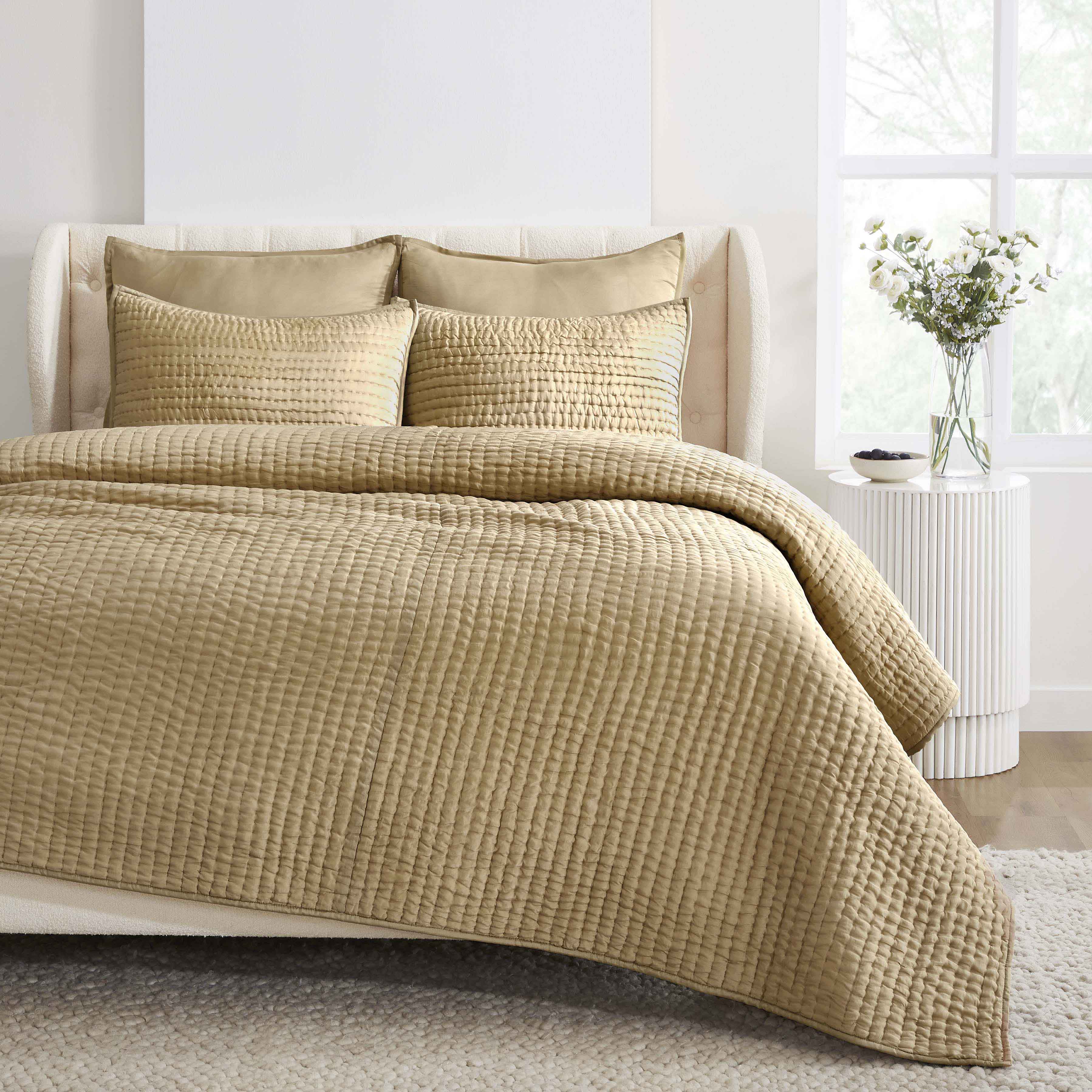 Bella 100% Silk Pick Stitch Medium Weight Quilt and Sham Set - Luxury Bedding for Master Bedroom & Guest Room - Perfect for All Seasons Comfort