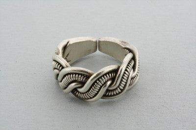 Elegant Plaited Wave Ring for Women - Boho Chic Stackable Jewelry for Everyday Wear & Special Occasions