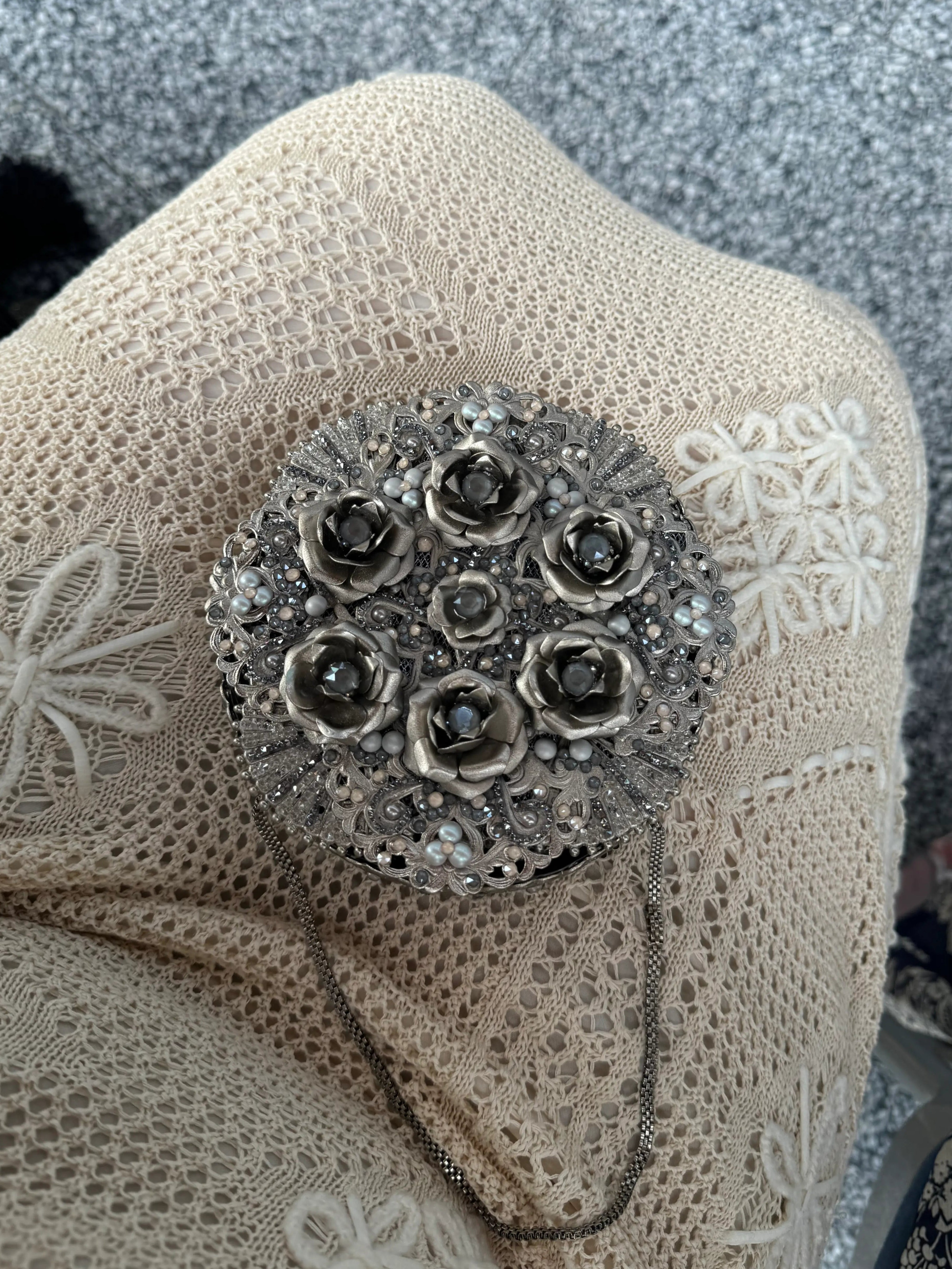 Stylish Jewelry Purse for Women - Elegant Clutch Handbag with Zipper Closure - Perfect for Parties, Weddings & Evening Events