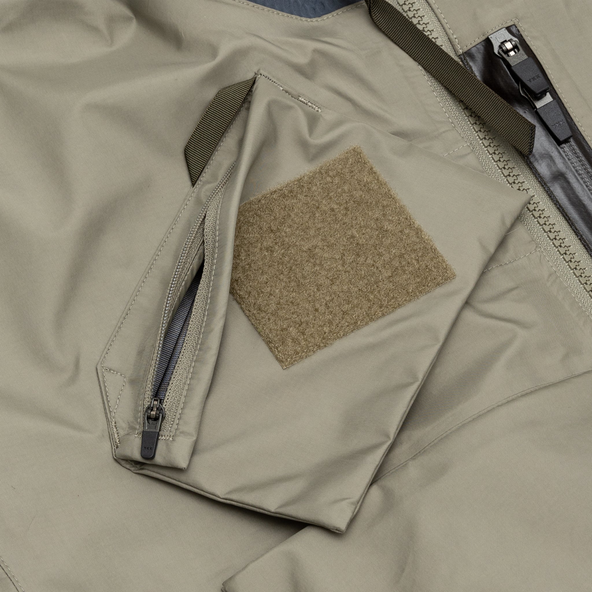 J123A GT 3L Gore-Tex Interops Jacket - Waterproof & Breathable Outdoor Jacket for Hiking, Camping & Extreme Weather Protection