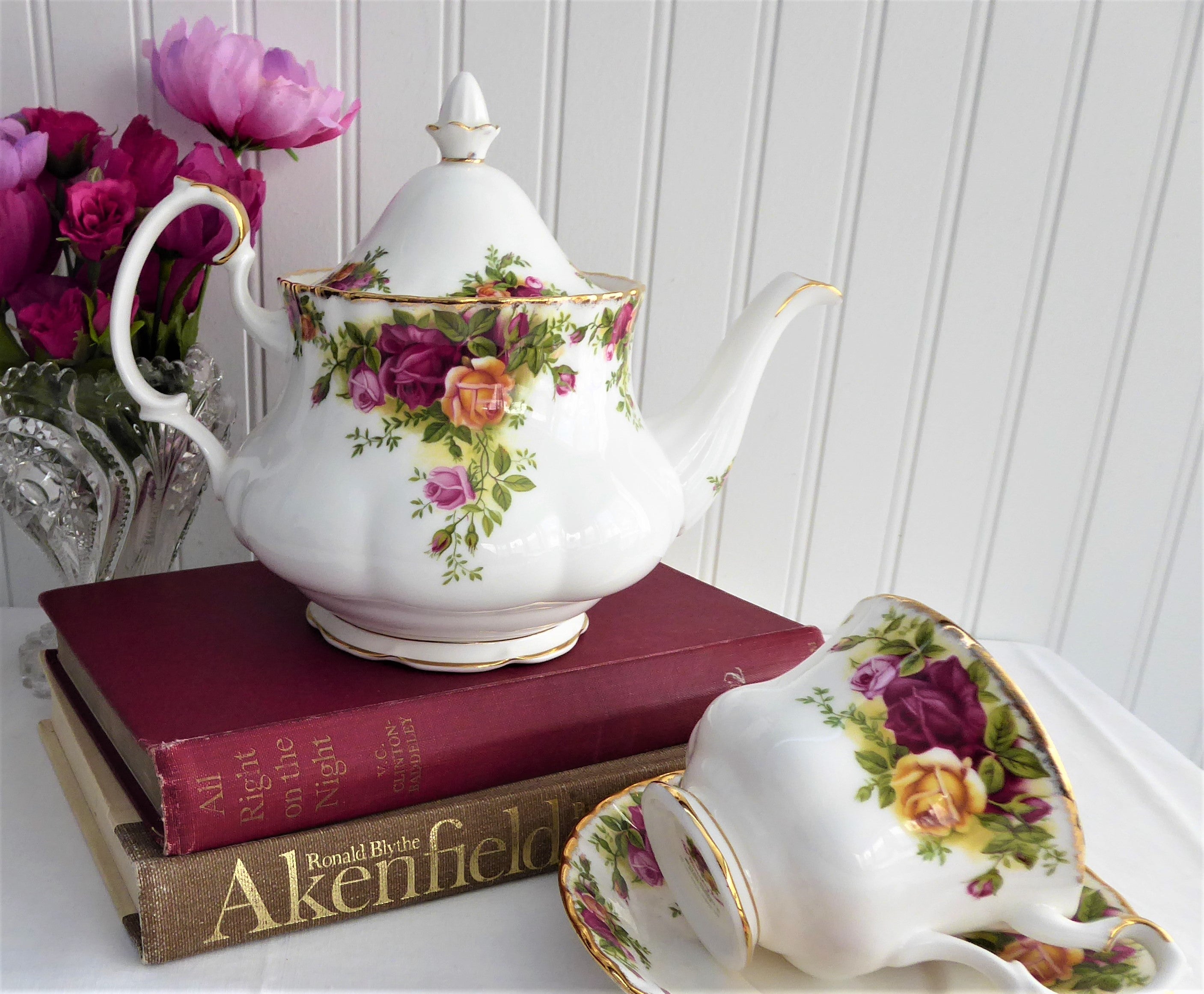 Royal Albert Old Country Roses Teapot 26oz - English Bone China Teapot (1974-1992) | Perfect for Afternoon Tea, Bridal Showers & Vintage Collectors