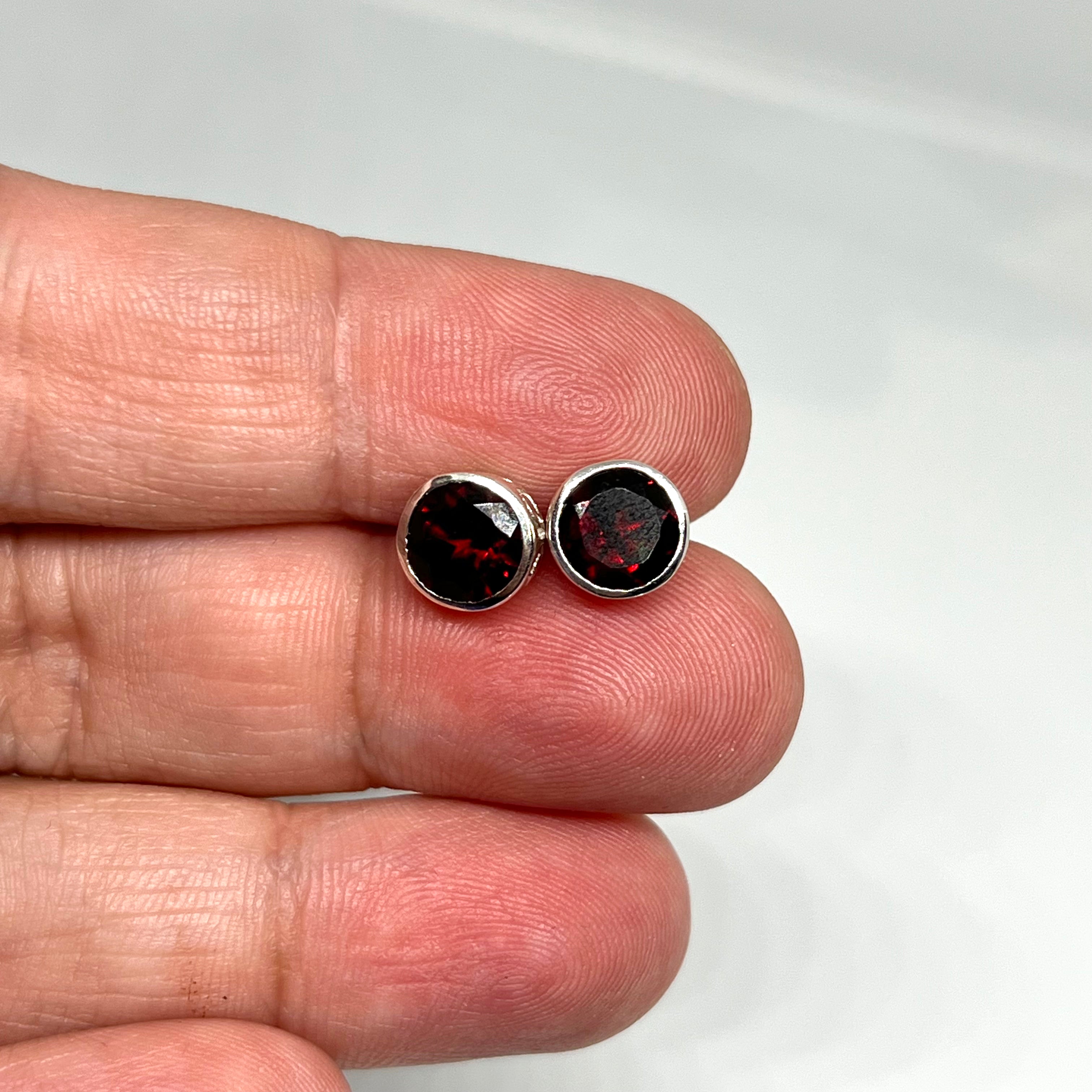 7mm Round Faceted Gemstone Stud Earrings - Decorative Bezel Set for Women, Hypoallergenic Jewelry - Perfect for Daily Wear, Parties & Special Occasions