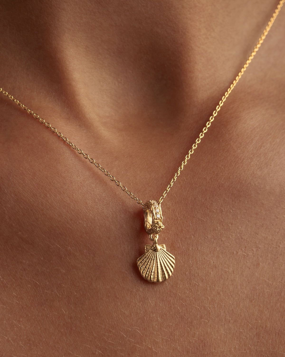18K Gold Vermeil Shell Pendant Necklace - Beach Jewelry for Women, Perfect for Summer Vacations & Coastal Getaways