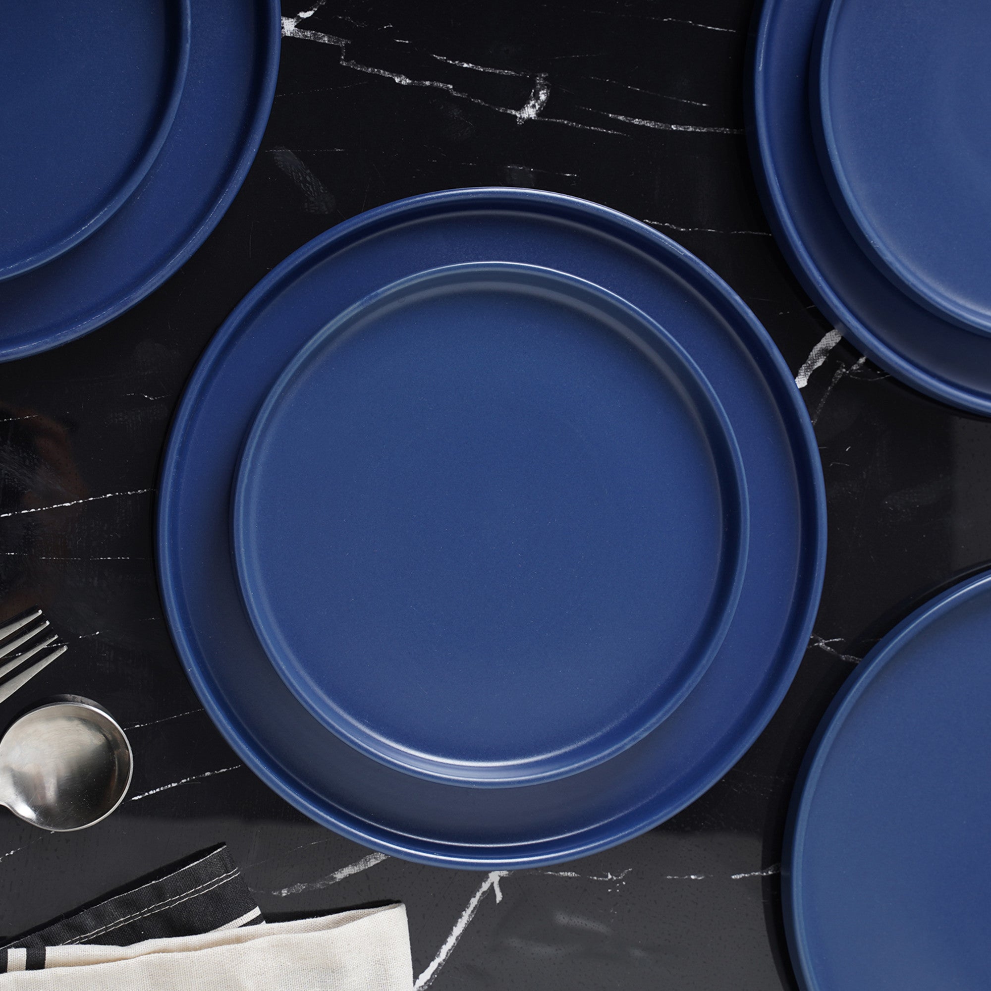 Premium Chelsea Stoneware Dinnerware Set - 16-Piece Blue Dinner Plates, Bowls & Mugs - Elegant & Durable Ceramic Tableware for Everyday Use & Special Occasions