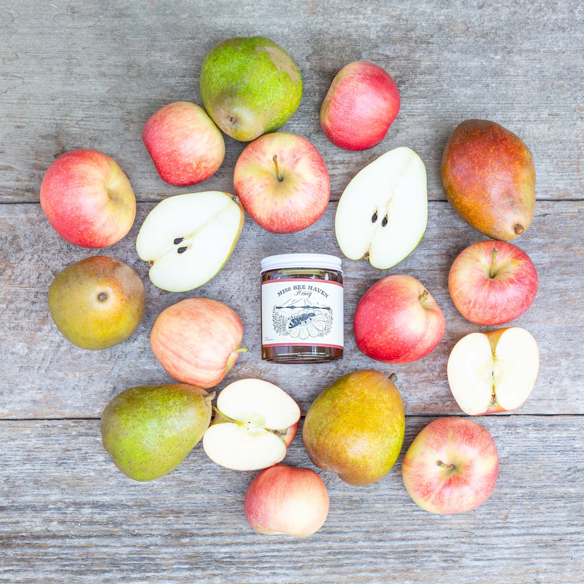 Fresh Warren Pears, Crisp Apples & Pure Honey Gift Box - Perfect for Rosh Hashanah, Holiday Gifts & Healthy Snacking