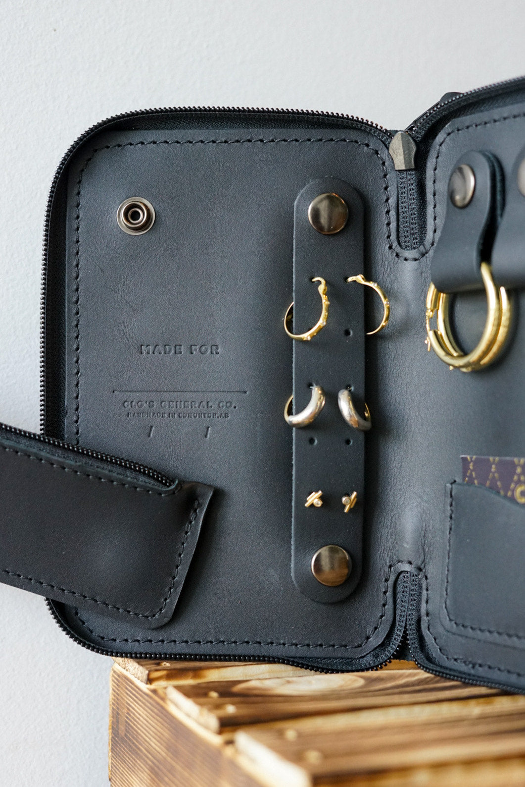 Elegant Black Jewelry Travel Case - Portable Organizer for Necklaces, Rings & Earrings - Perfect for Vacations, Business Trips & Gifts